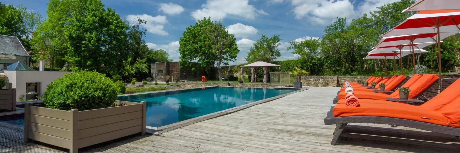 chateau de courban spa zwembad