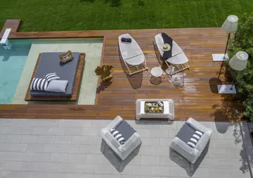 4 avaton villa met terras en meubels luchtfoto