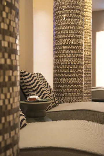 18 alhambra spa lounge saunas