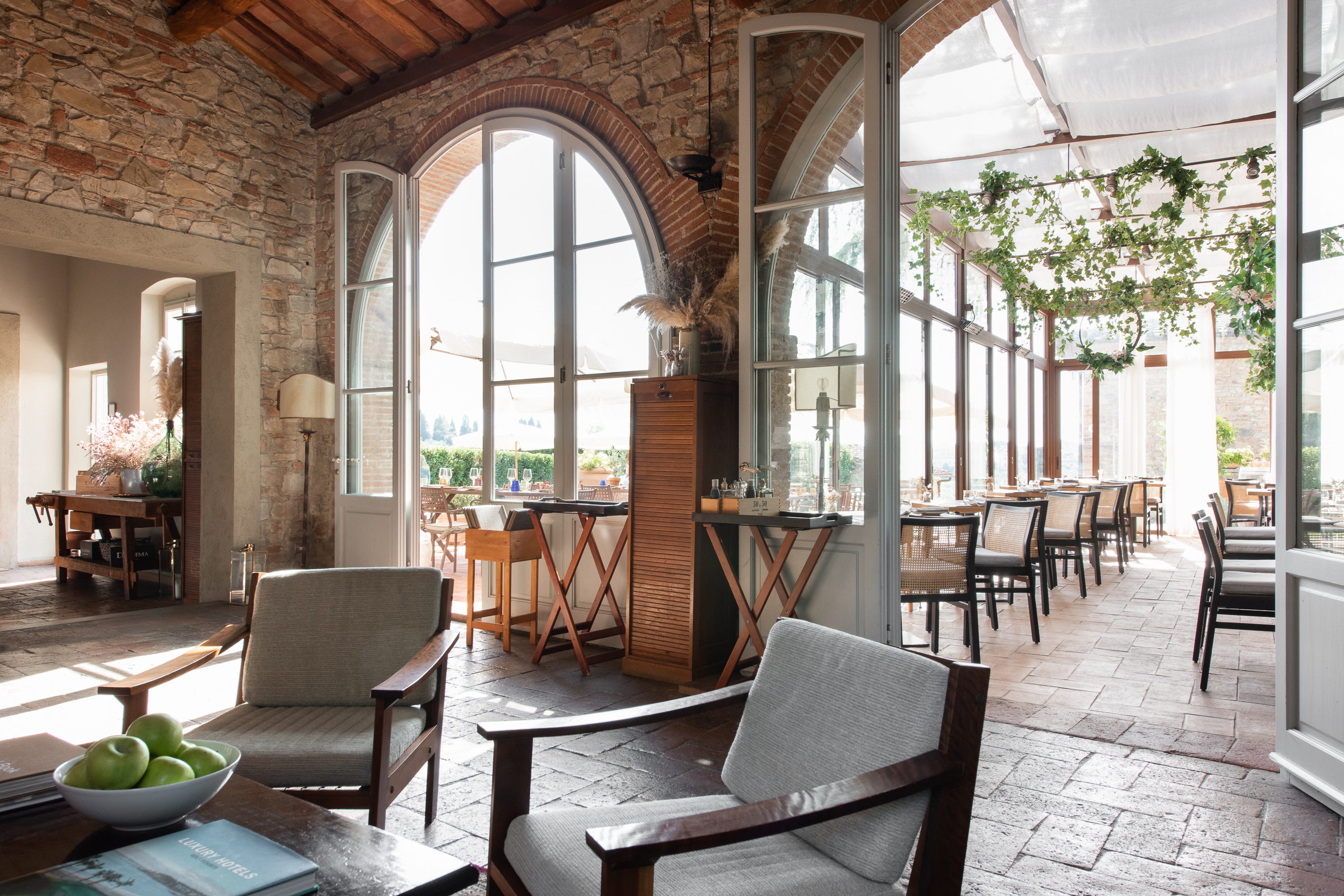5 grote charmante restaurant met veel plaats