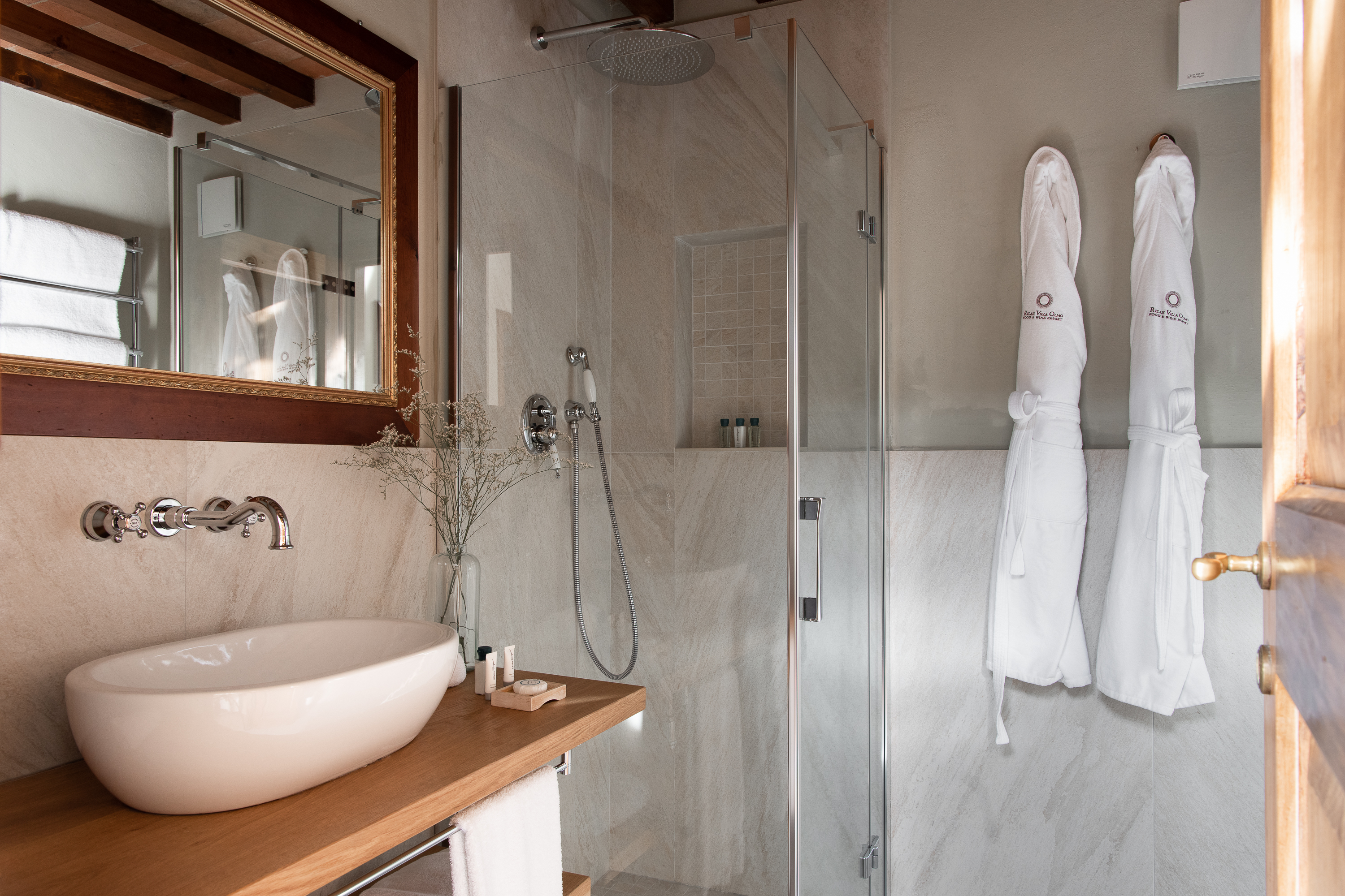 11 grote badkamer in villa