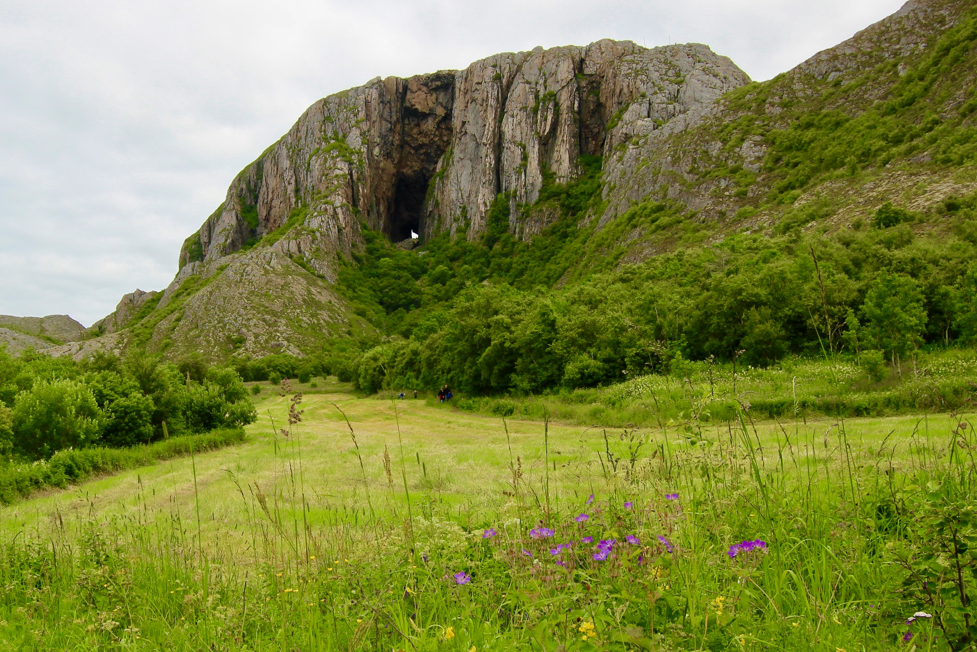 the hole through the mountain torghatten in northern norway torghatten brønnøysun