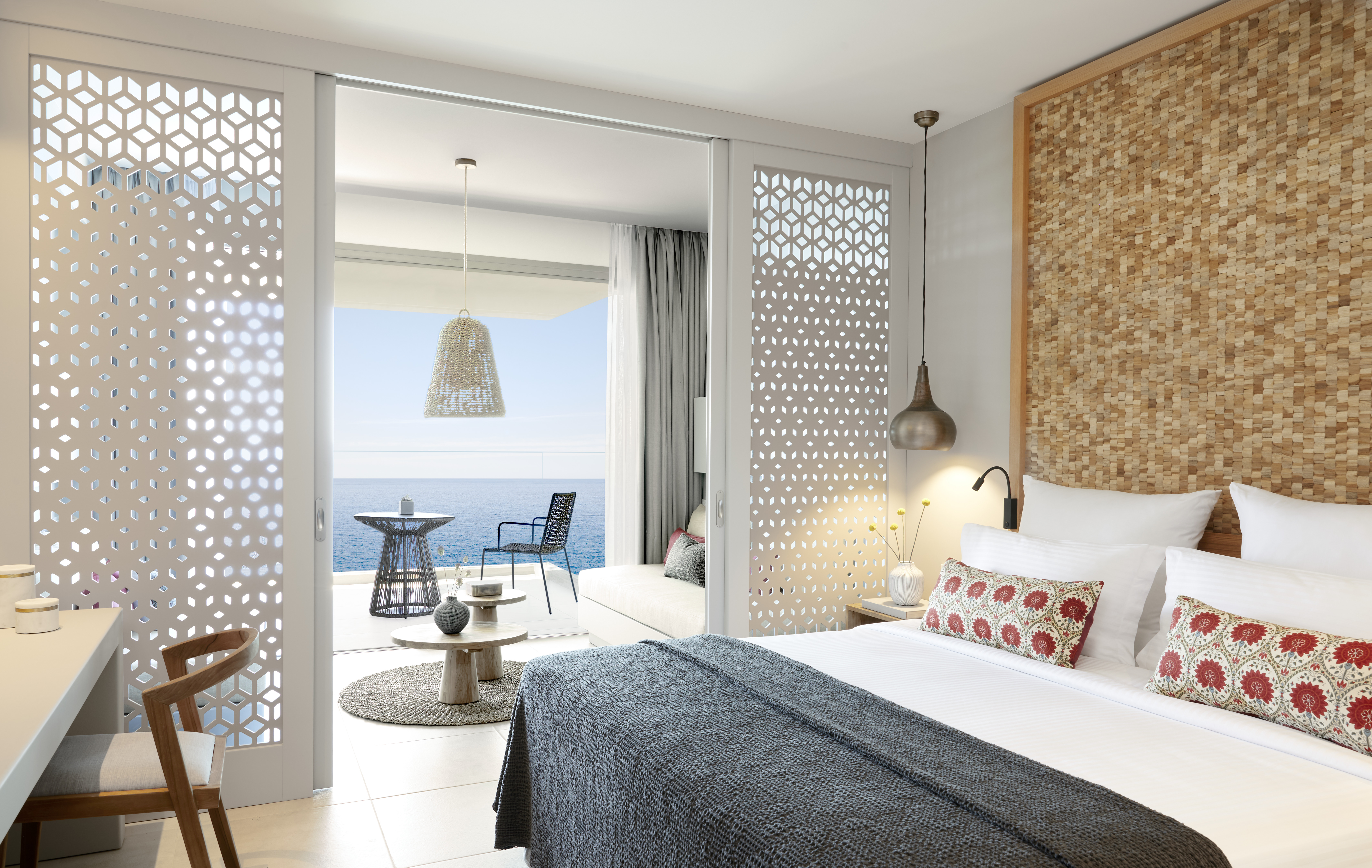 5 elix  family room sea view 1