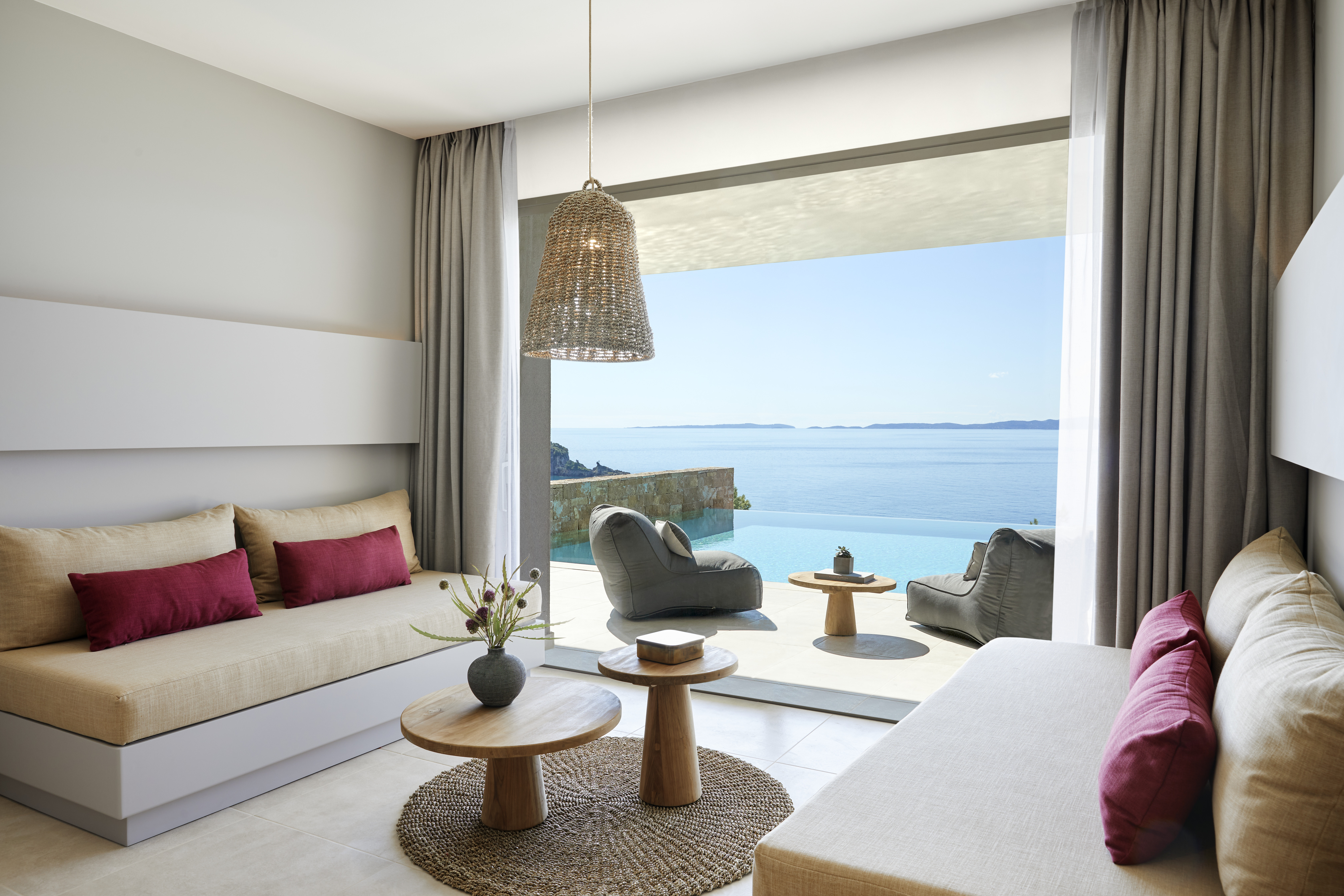 6 elix one bedroom suite private pool 2