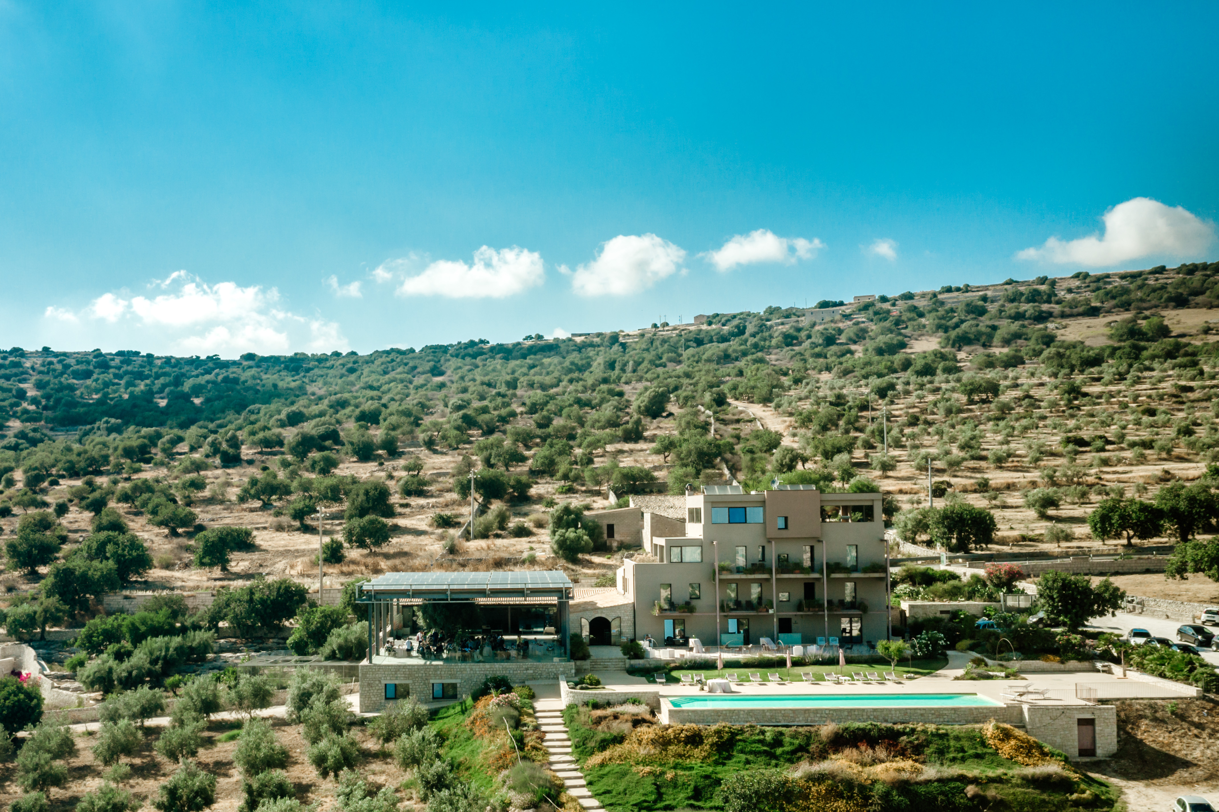 9 view hotel chiaramonte