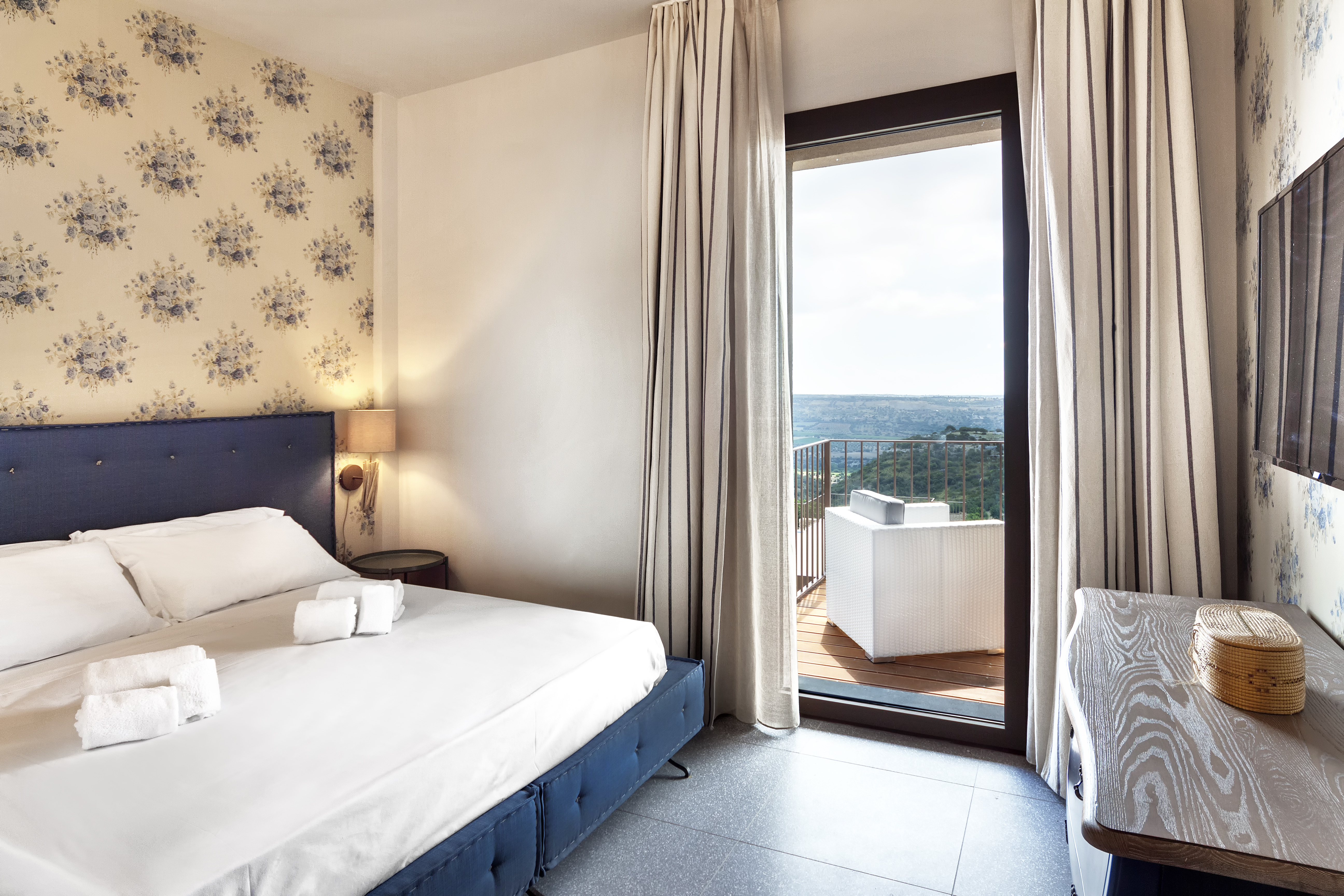 12 bedroom chiaramonte