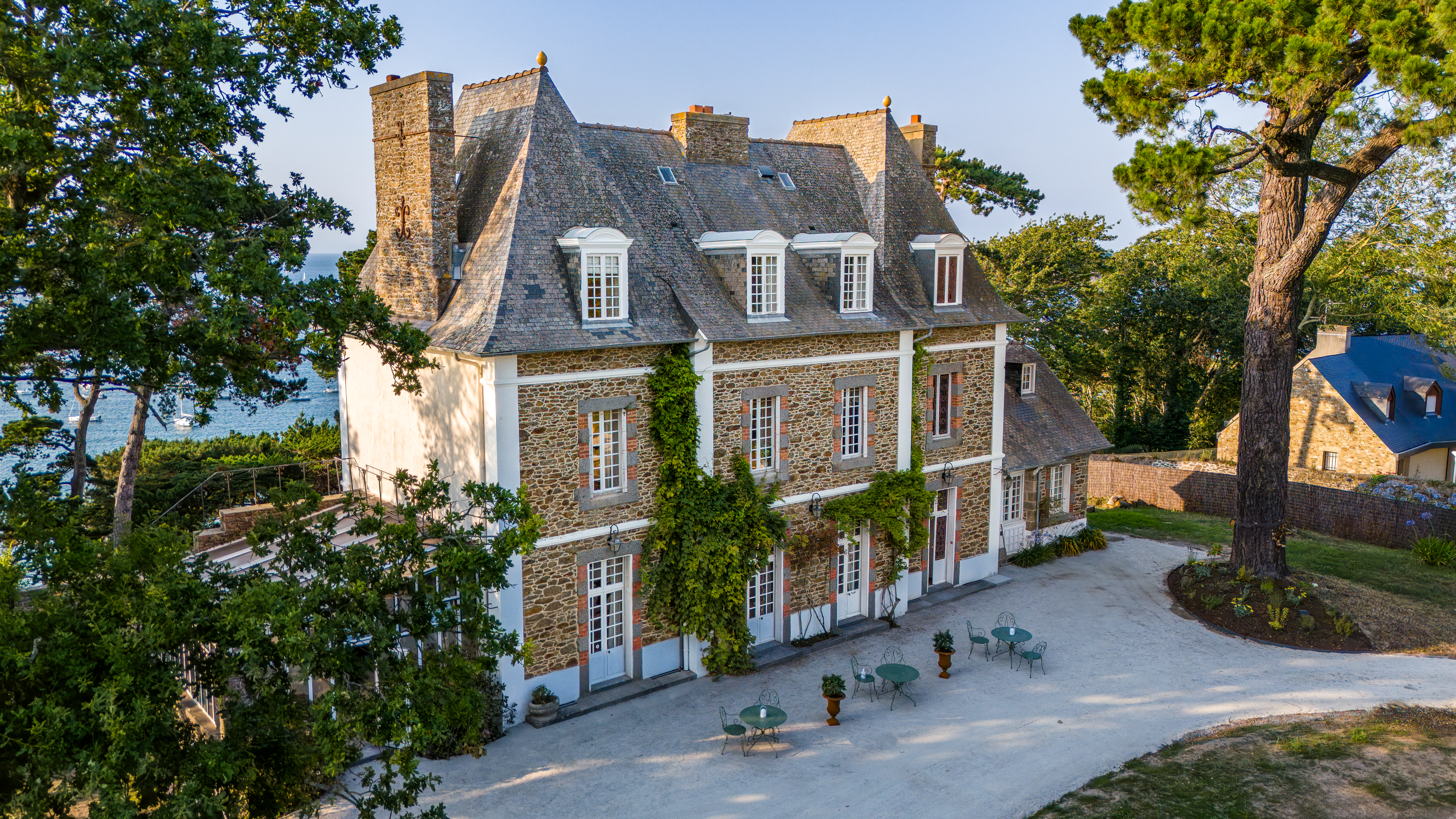 19 villa haute guais voorkant