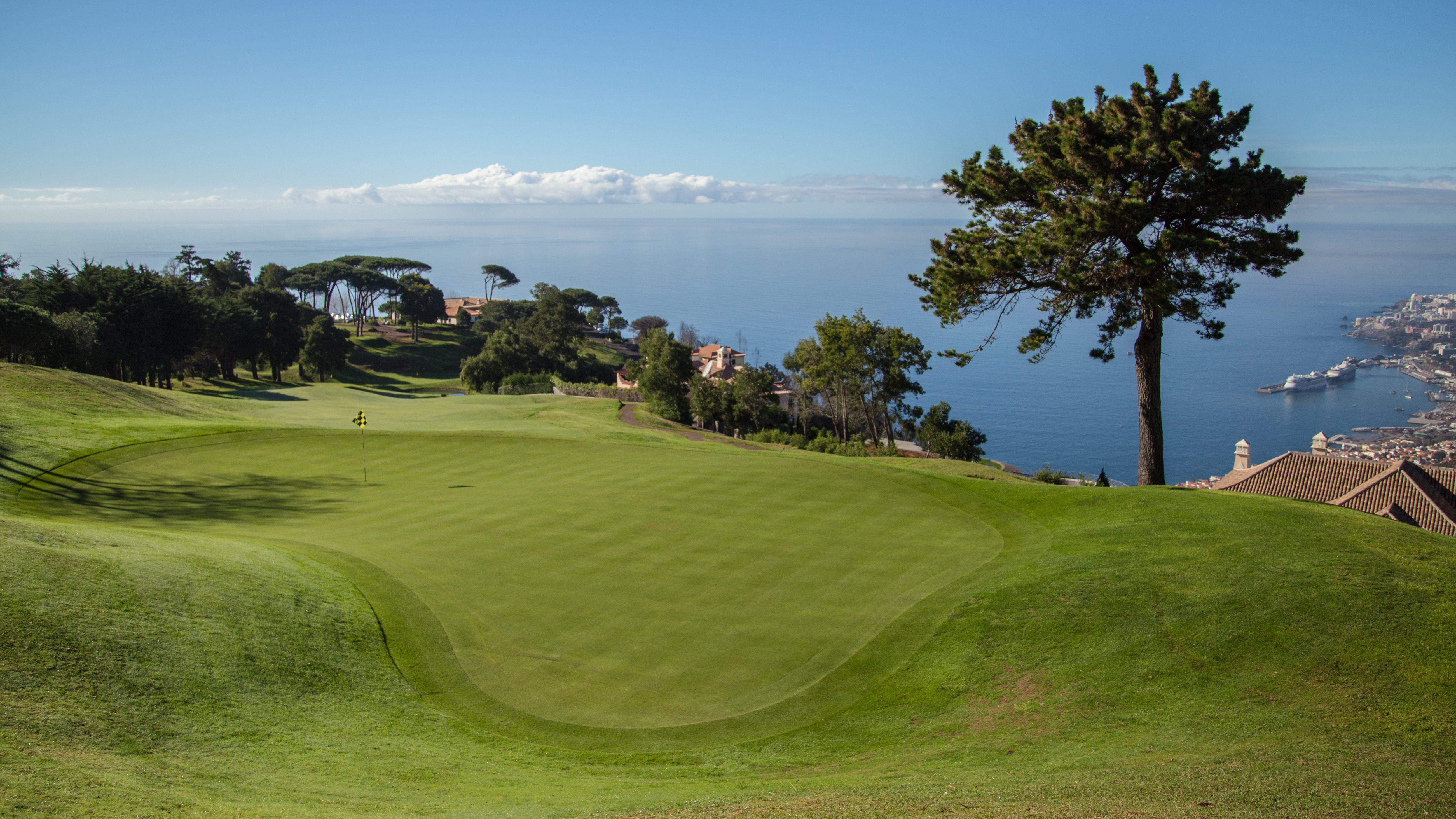 29 golf with sea