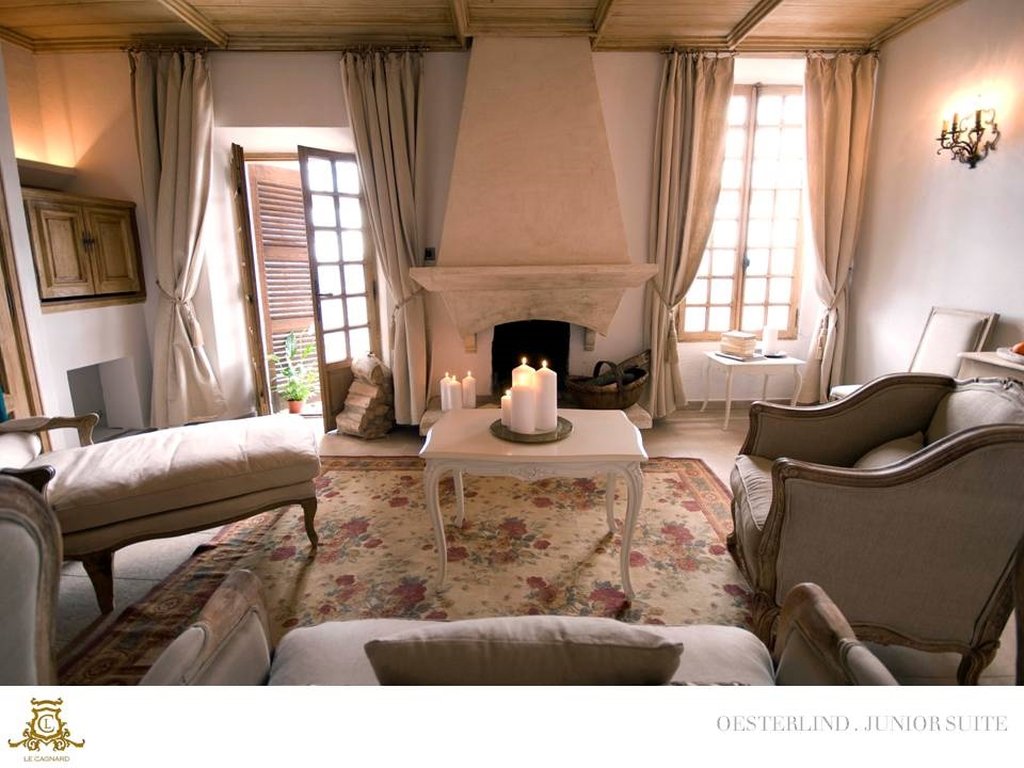 suite with balcony detail