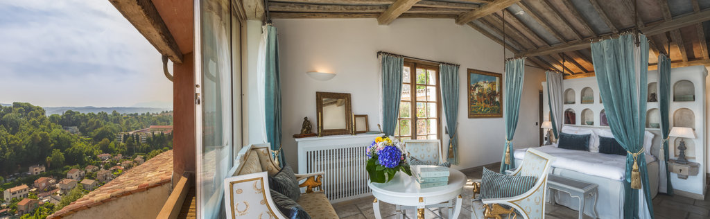 suite with terrace