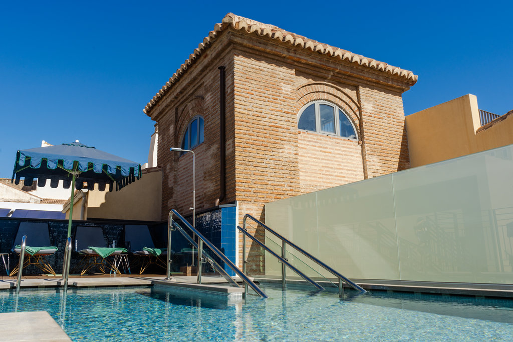 swimming pool side