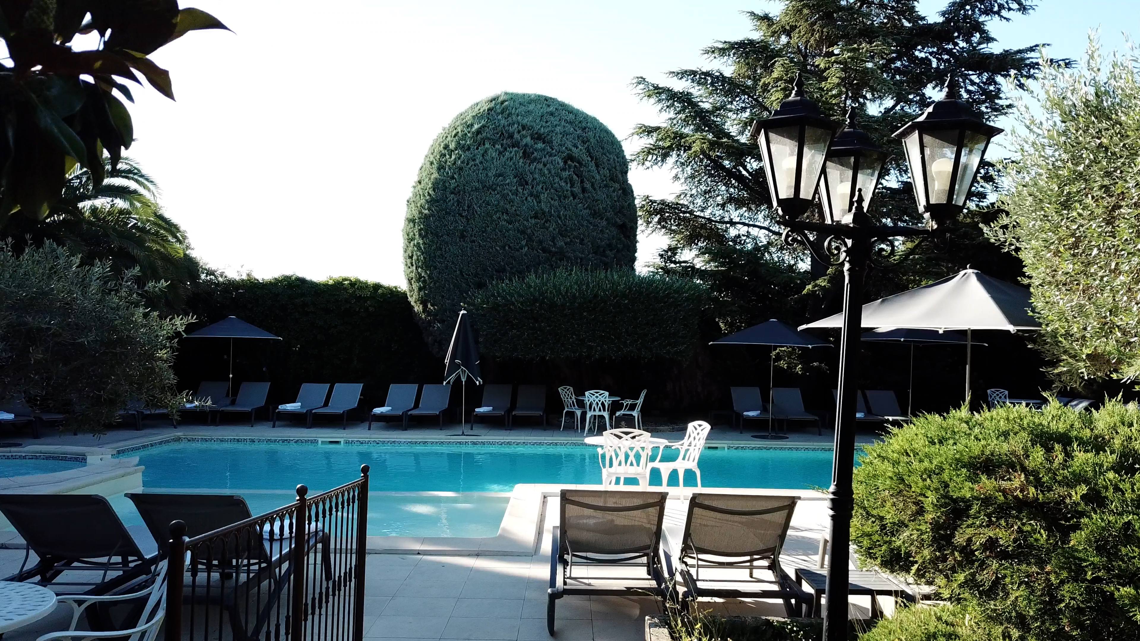 aubergedecassagnespa piscine transats cypres kopie