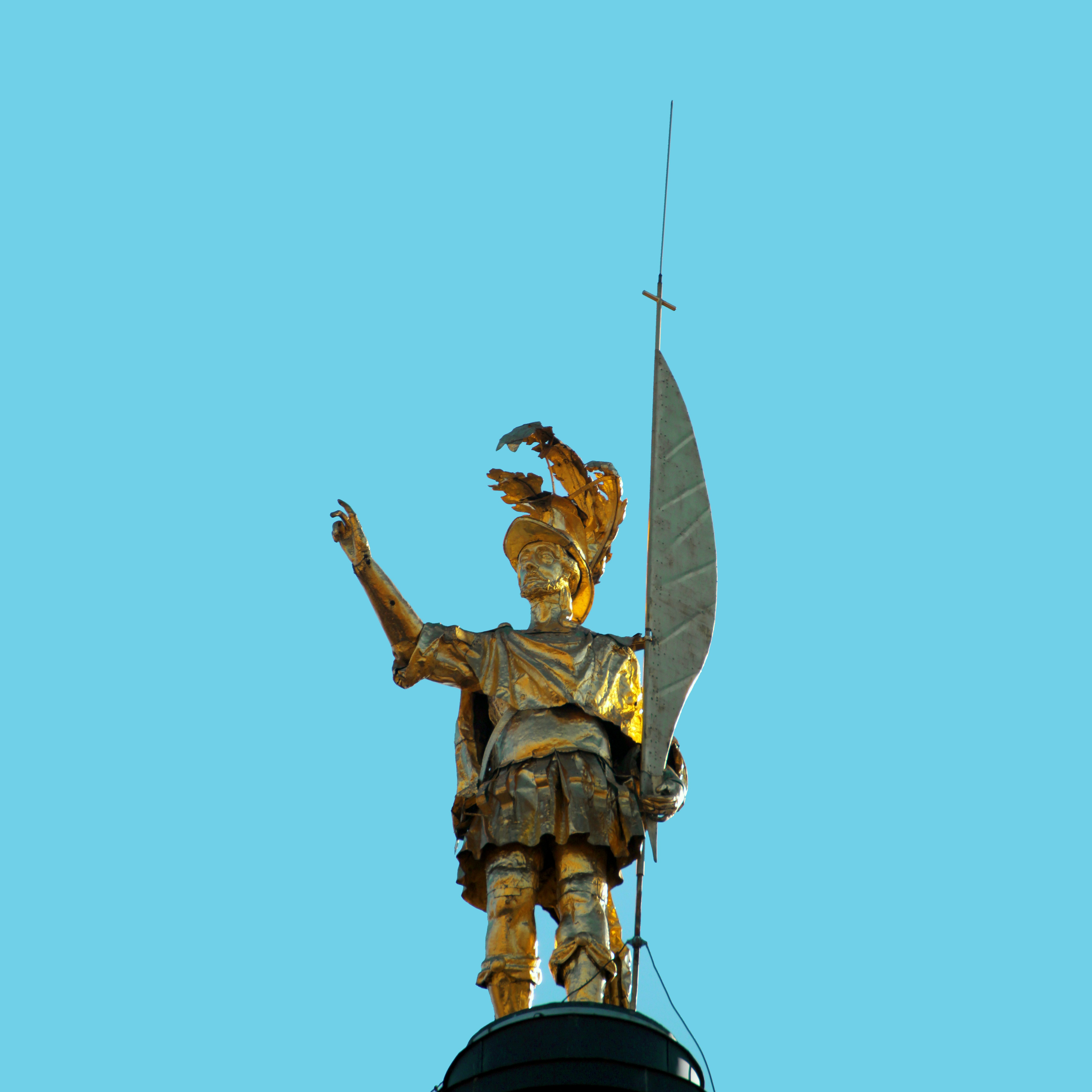 bergamo statue