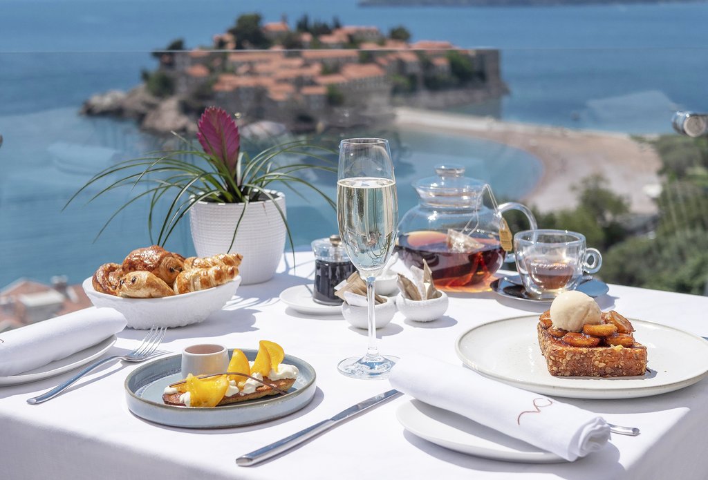 4 muse restaurant bar breakfast