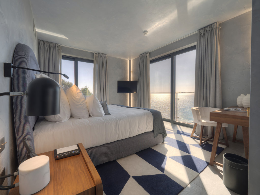 duplex suite master bedroom