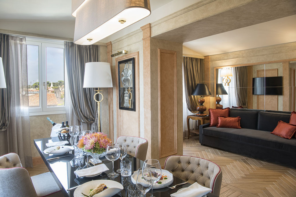 11 roman dream suite table