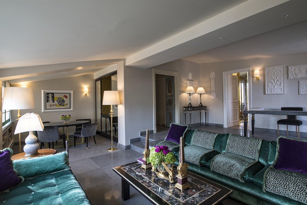 penthouse suite living room