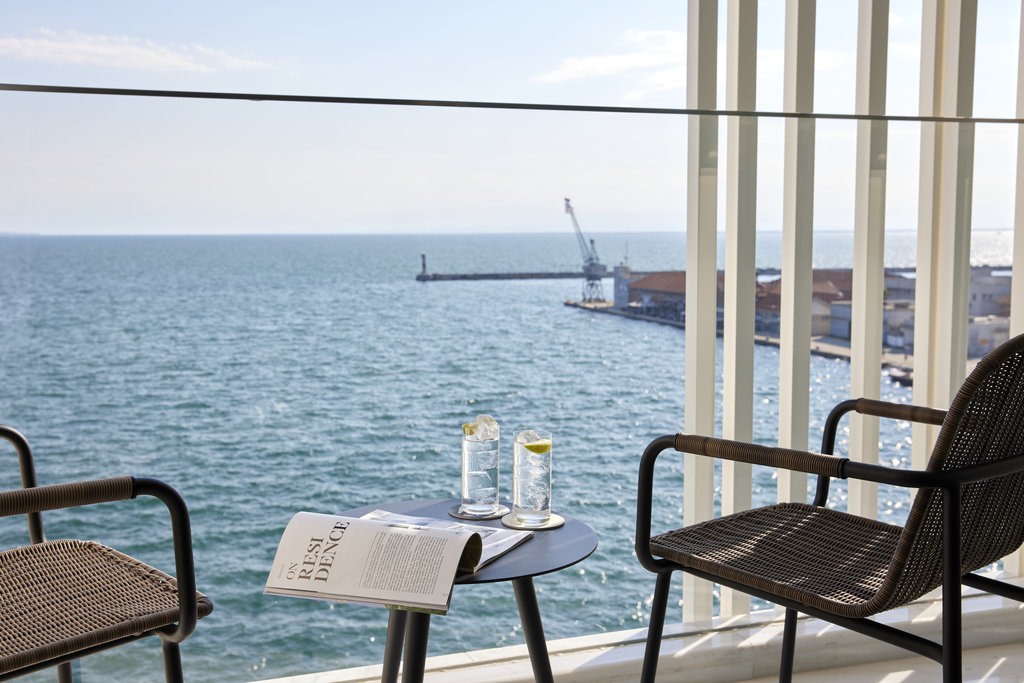2 deluxe seafront room with balcony outside