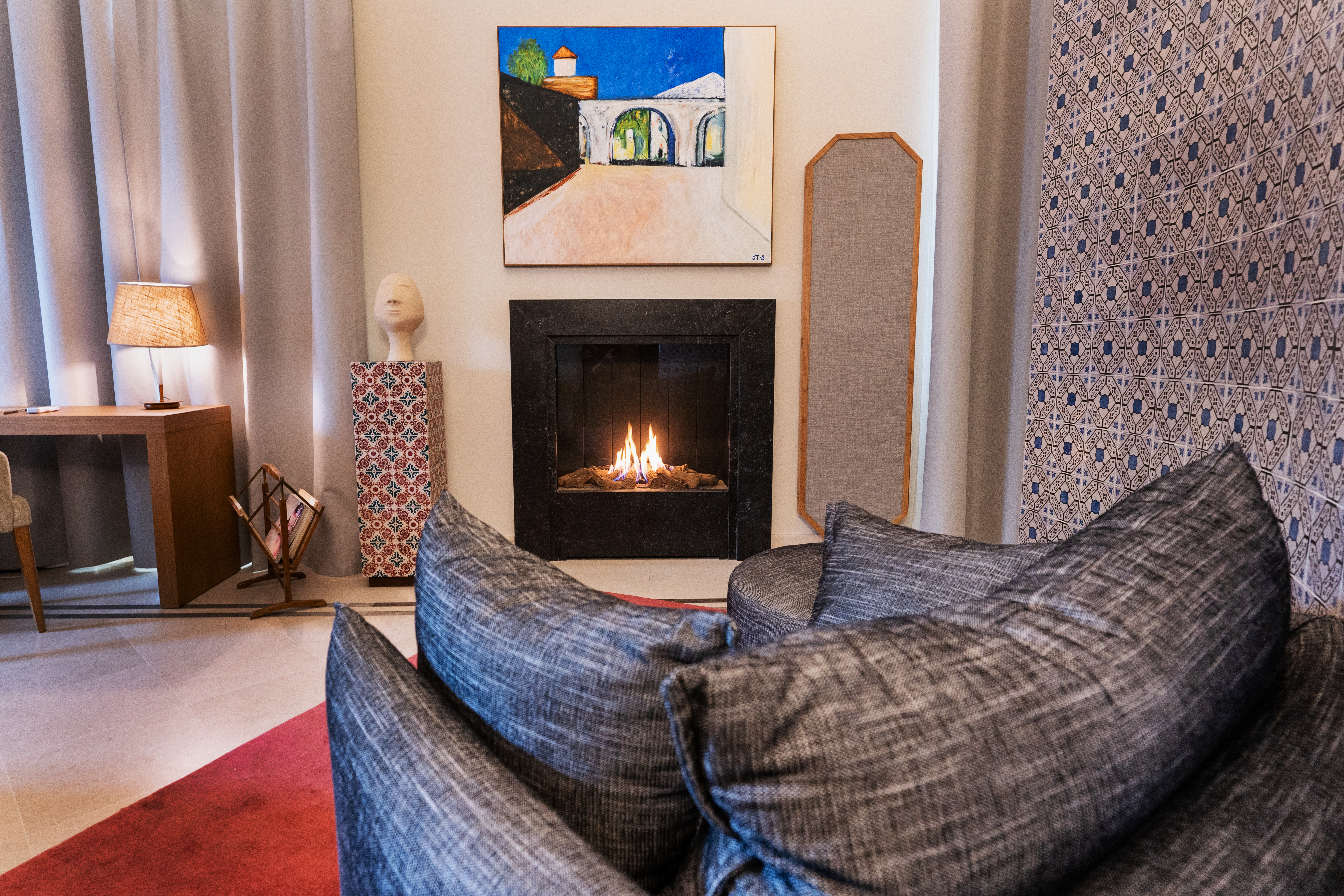 11 junioe suite living