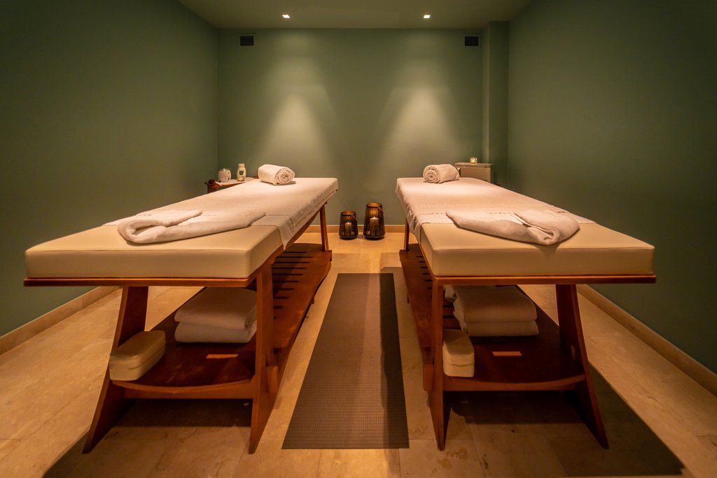 couple treatment room