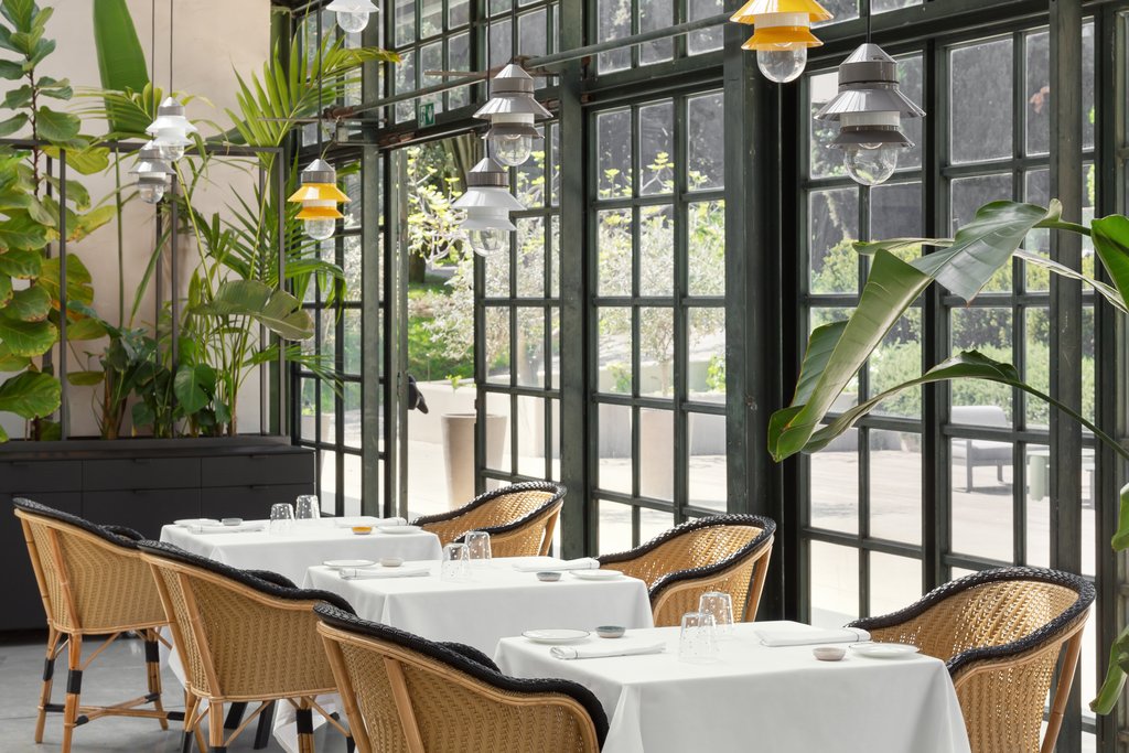 8 limonaia restaurant tables