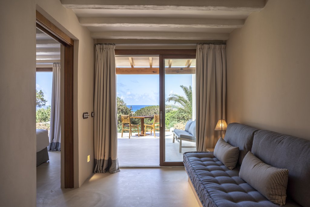 16 junior suite sea view inside