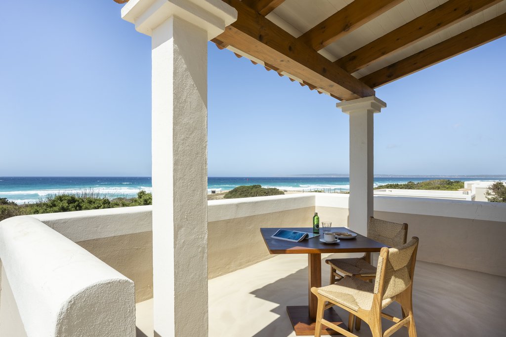 18 panoramic sea view room outside