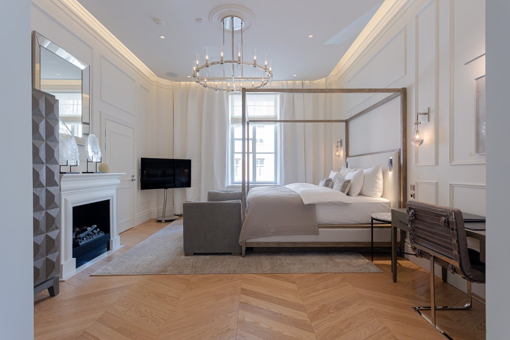 maria signature suite bedroom