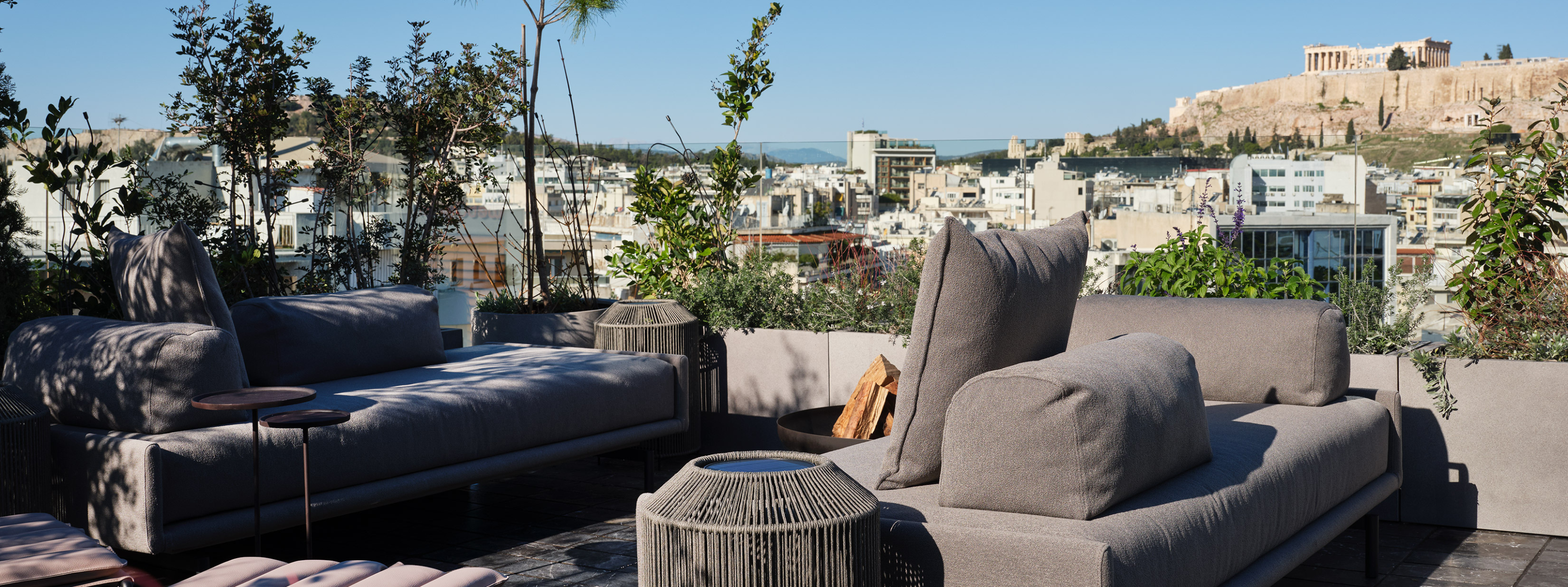 monastik living in athina terras