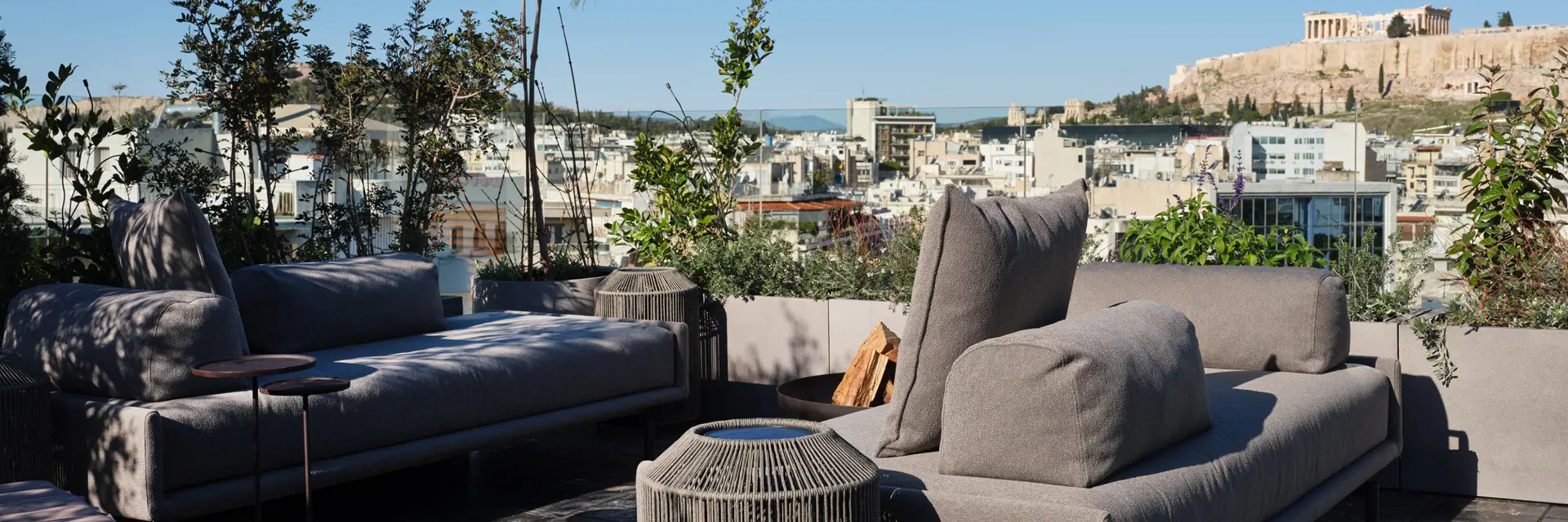 monastik living in athina terras