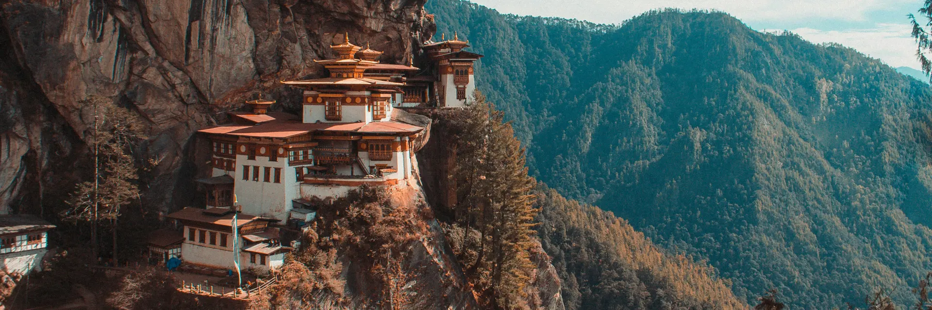 tiger s nest taktsang trail paro bhutan