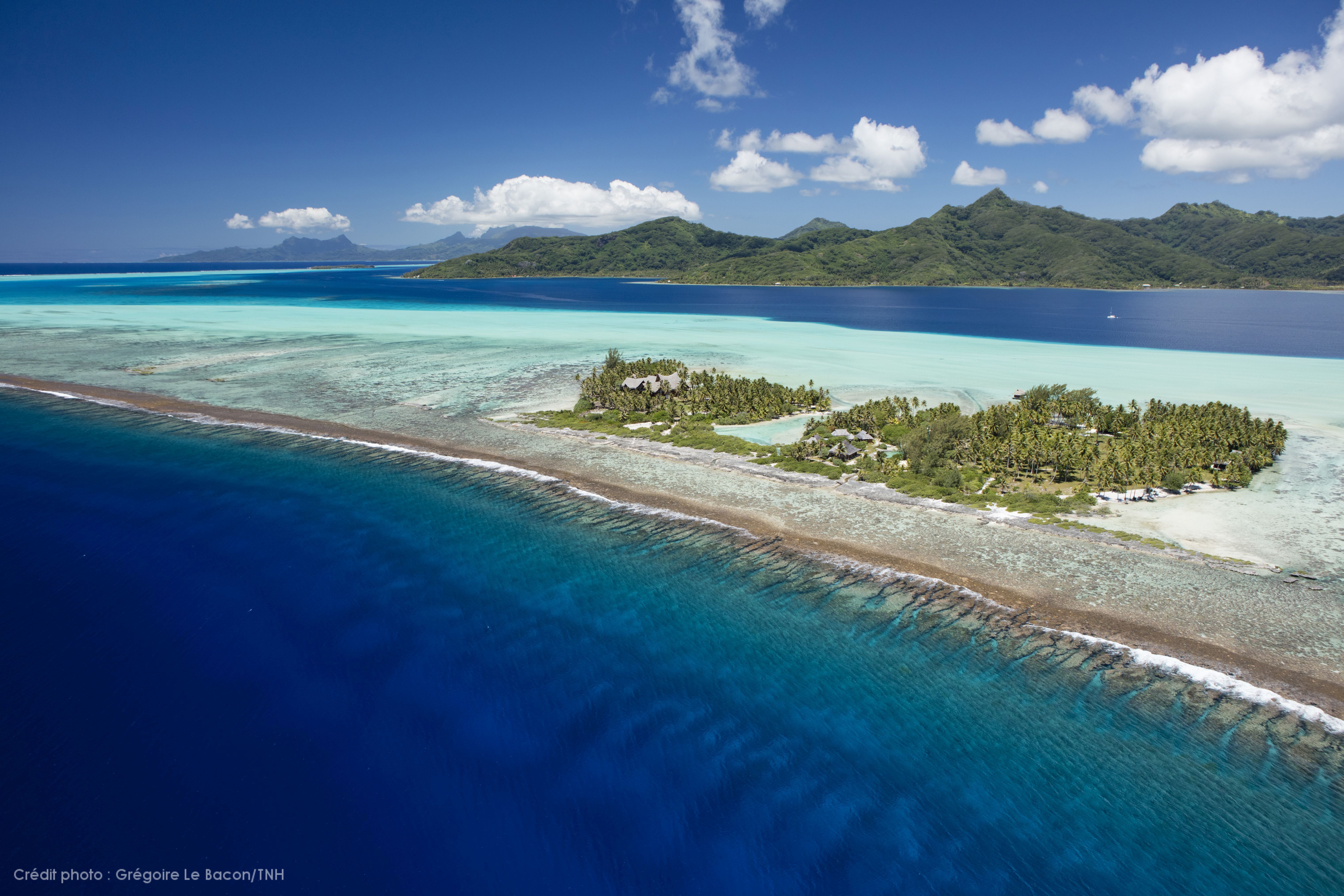 taha a tahiti tourisme gregoire le bacon tahiti nui helicopters 1