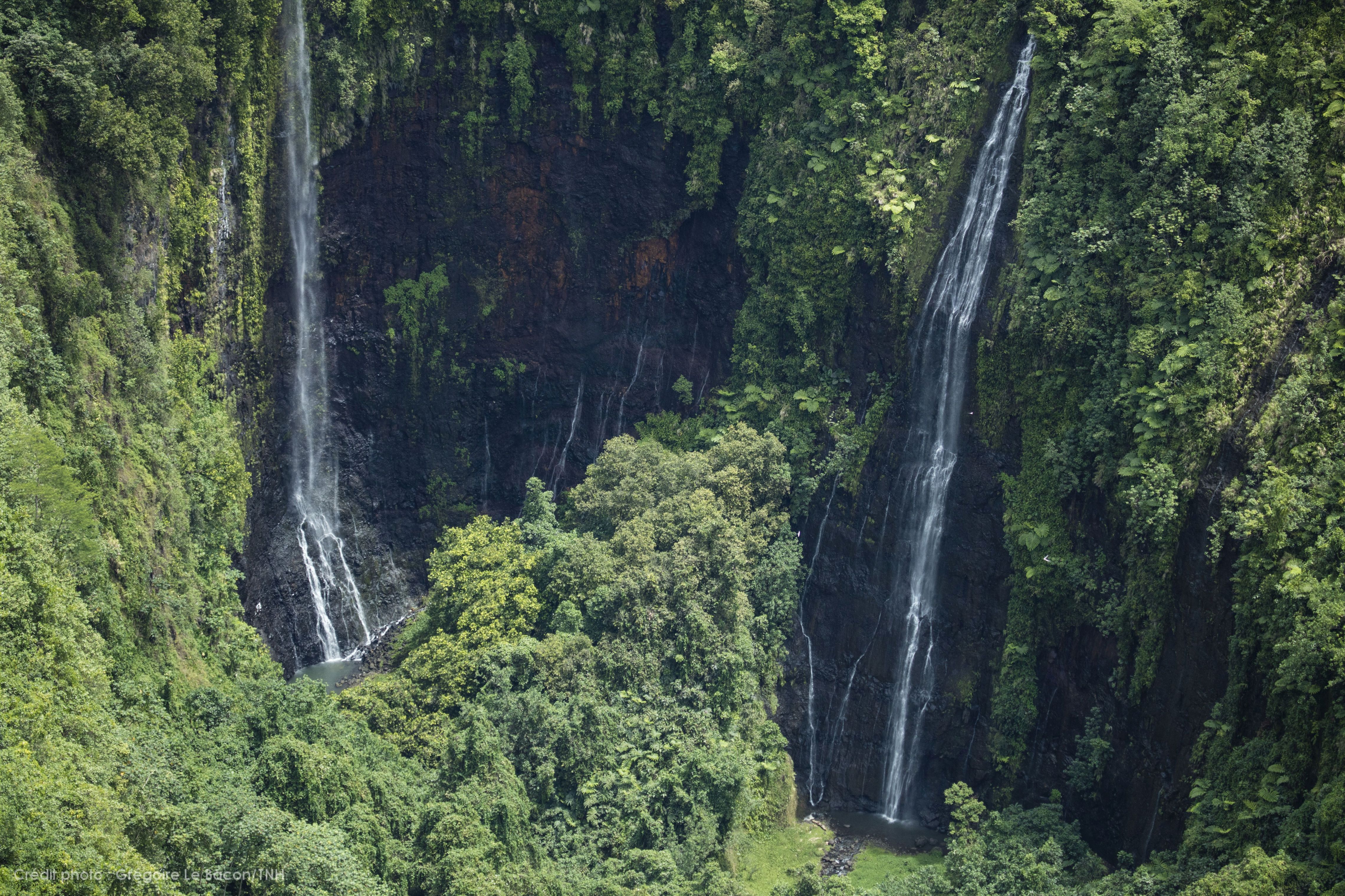 tahiti tahiti tourisme gre goire le bacon tahiti nui helicopters 1