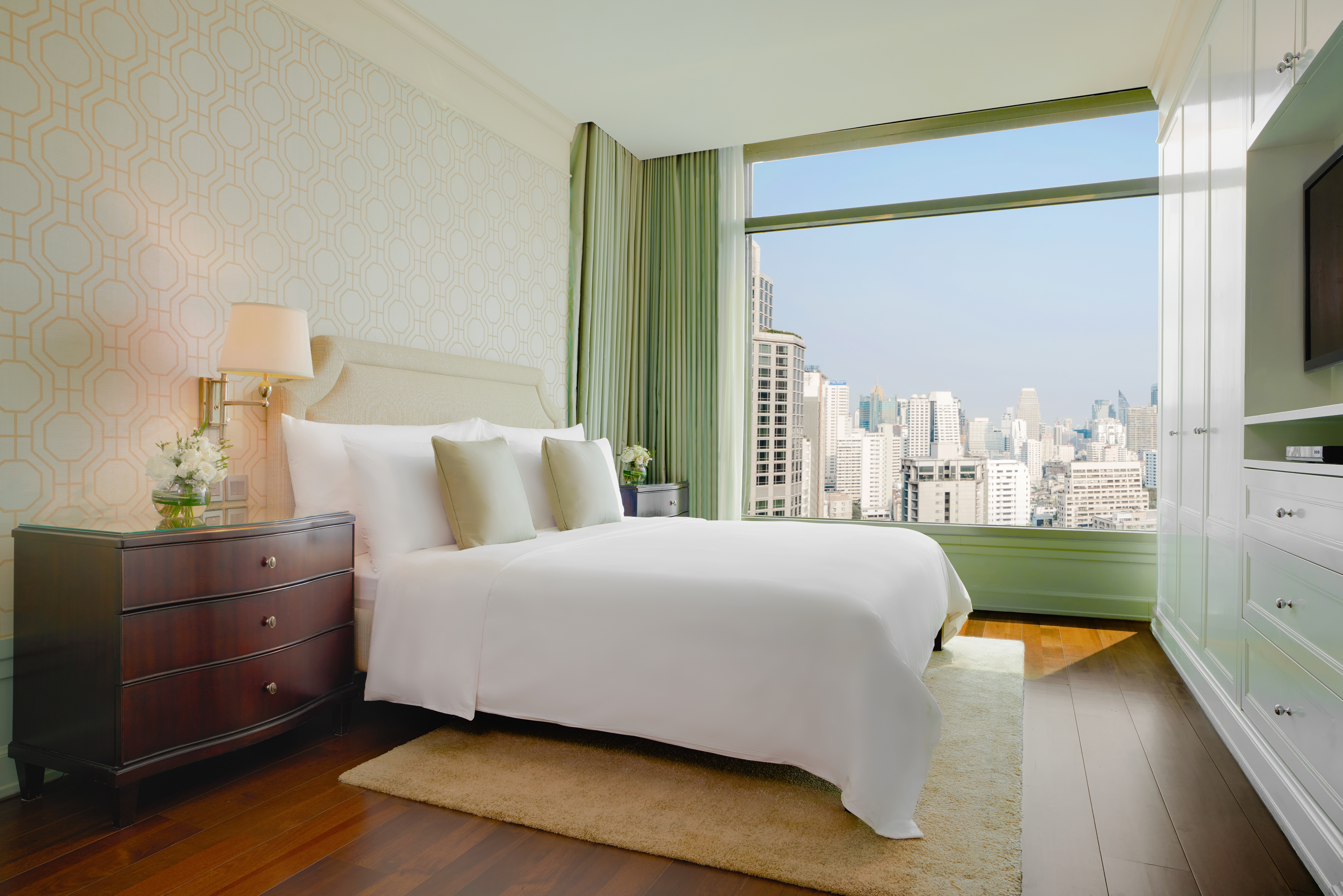 oriental residence bangkok one bedroom suite city view 1