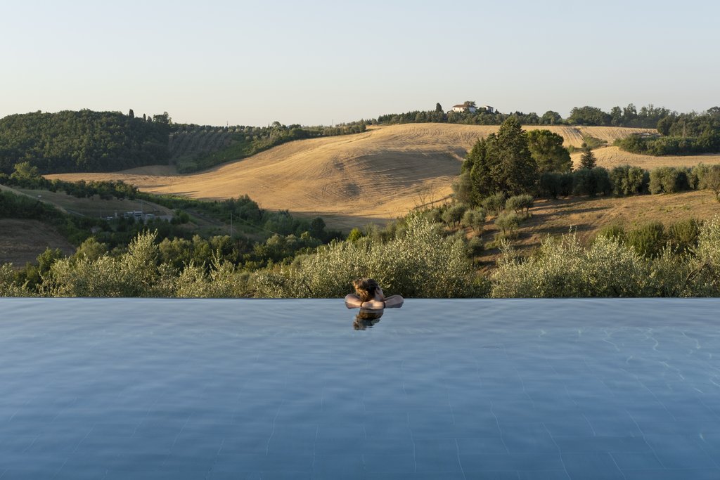 infinity pool with view 2