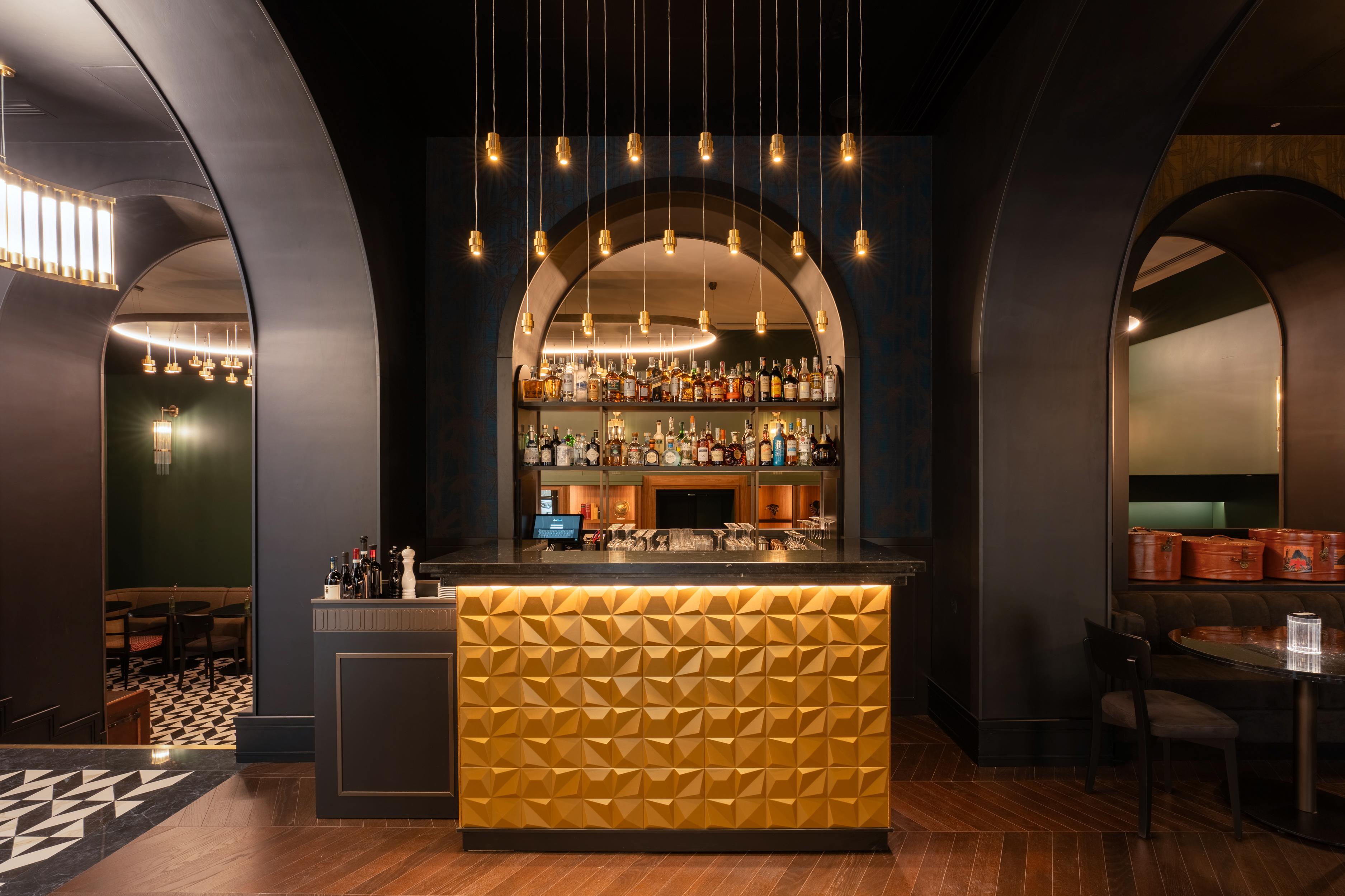 bar hotel