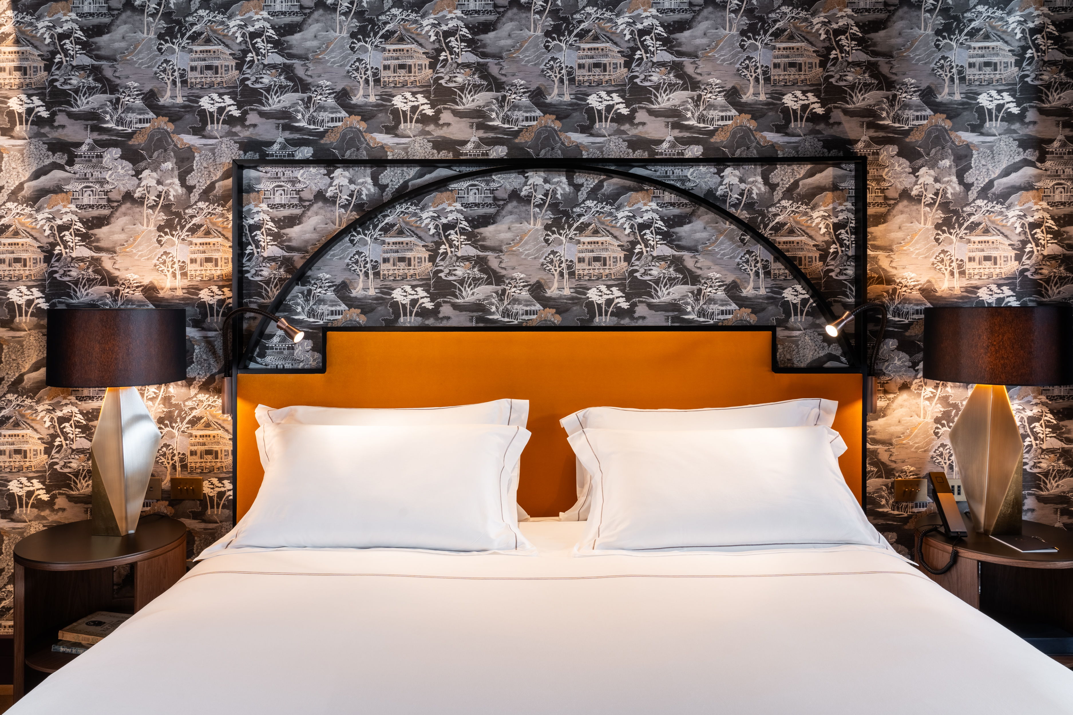 junior suite bed