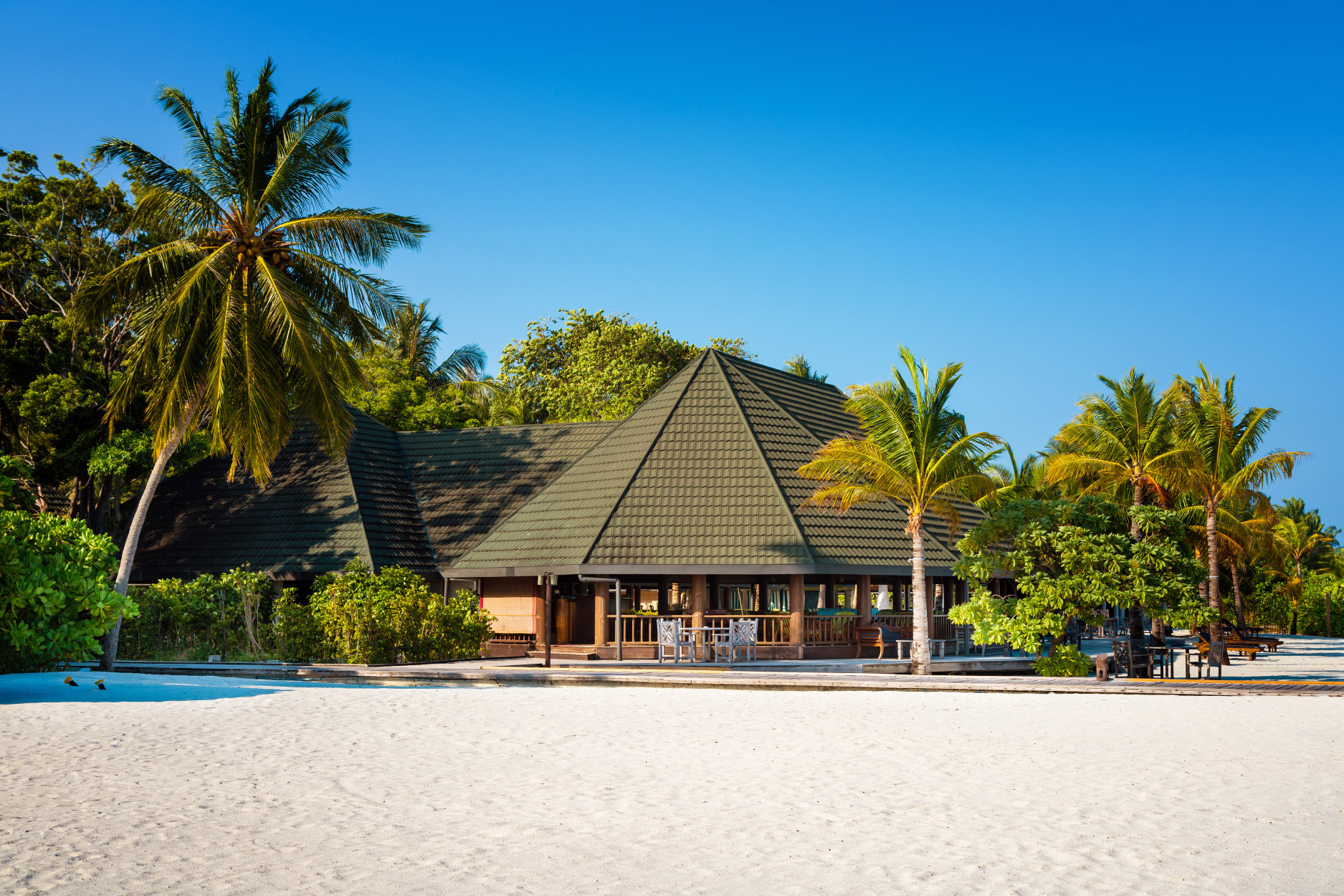 bar south ari atoll