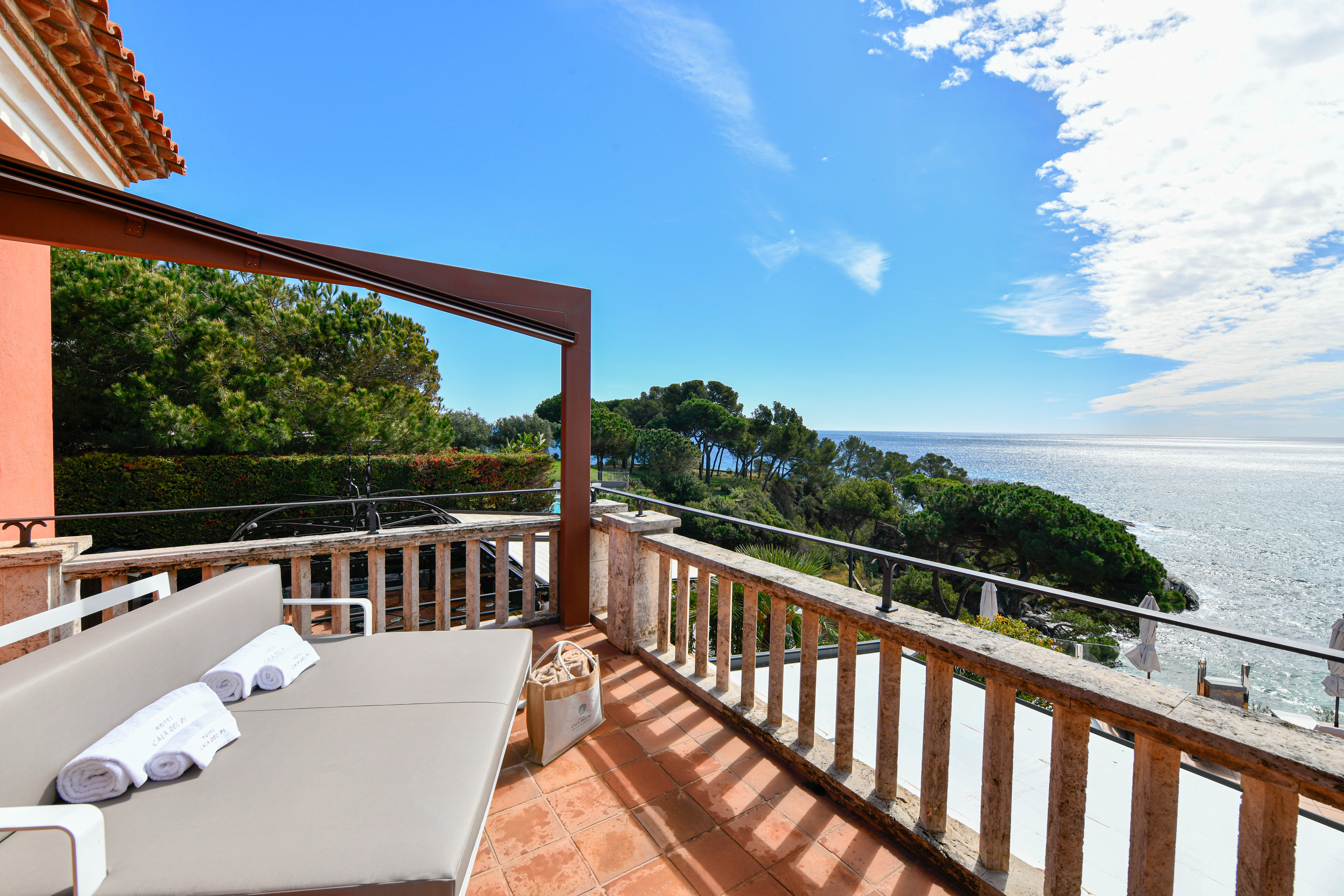 balkon met zicht op zee