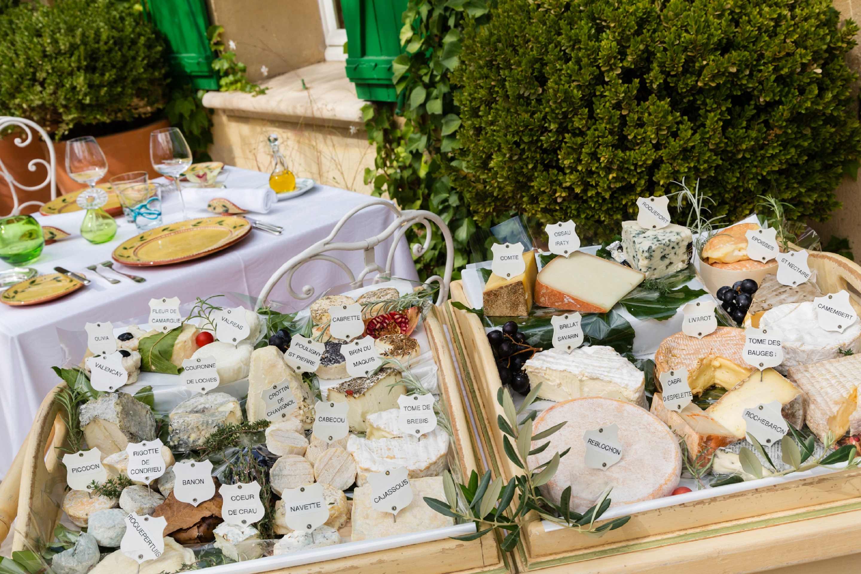 aubergedecassagnespa restaurant chariot fromage