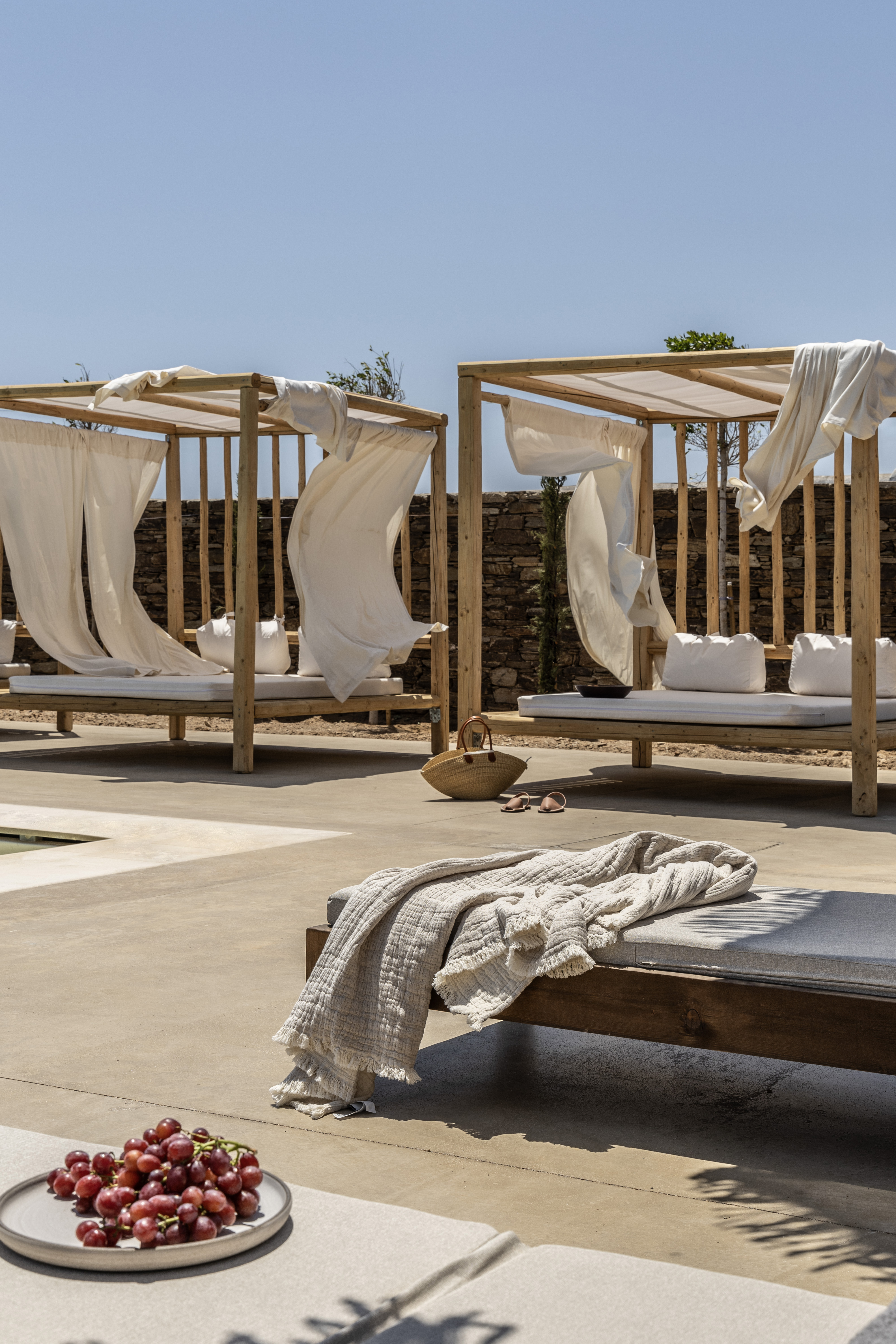 5 sunbeds