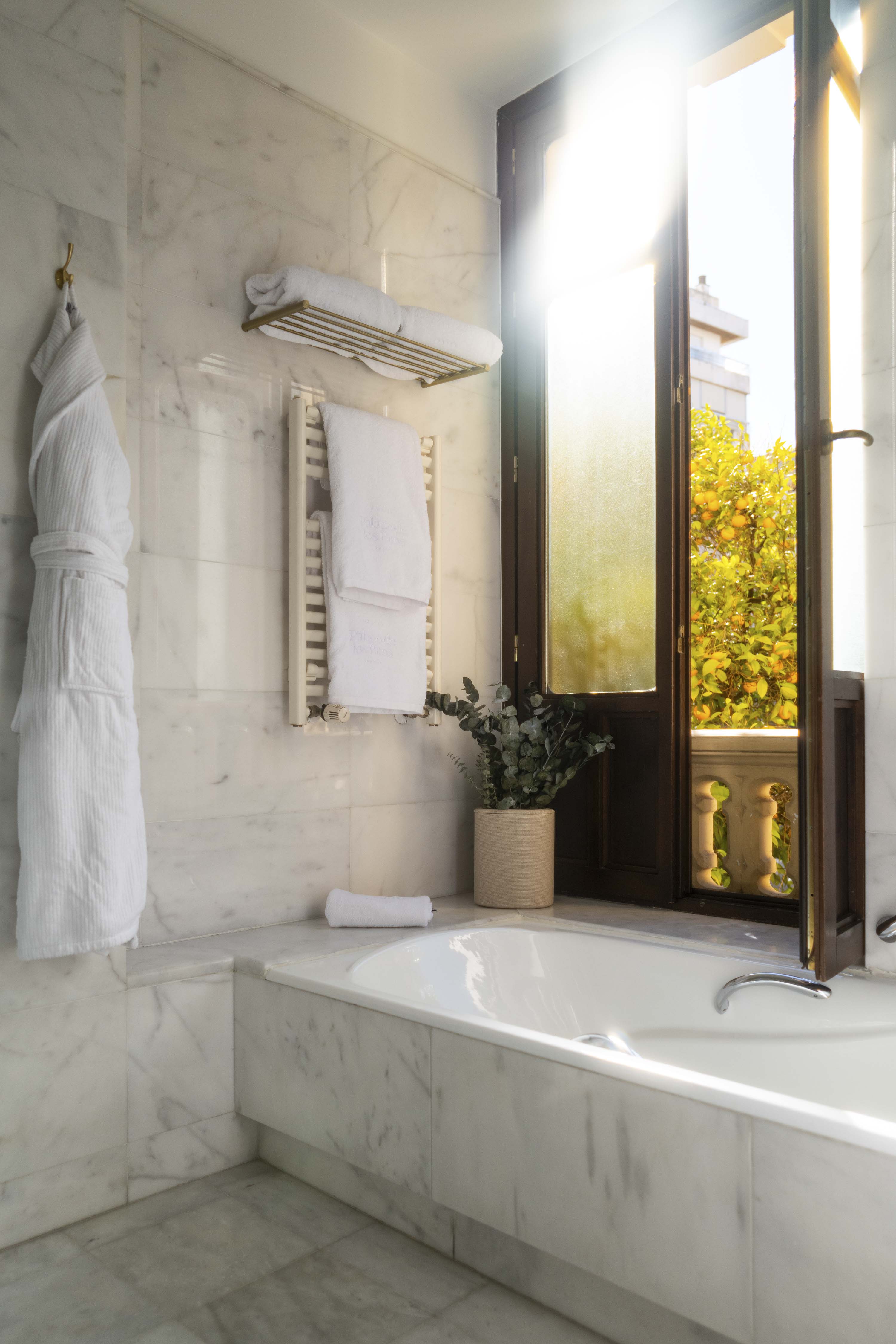 junior suite bathroom ii