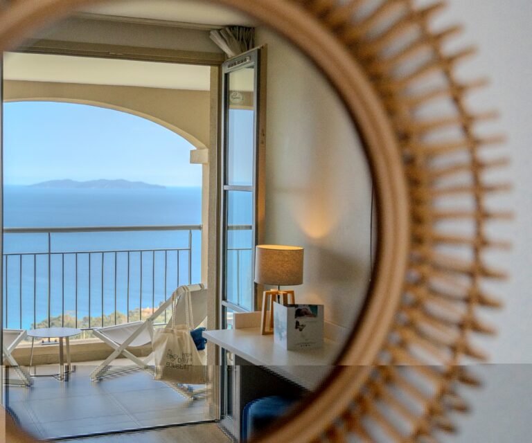 hotel lavilladouce 4etoiles rayol saint tropez vue mer cote dazur 2025 chambre superieur1 768x640
