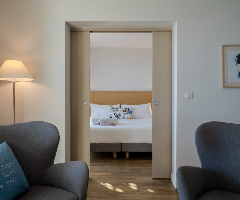 hotel lavilladouce 4etoiles rayol saint tropez vue mer cote dazur 2025 suite prestige1 1 768x640