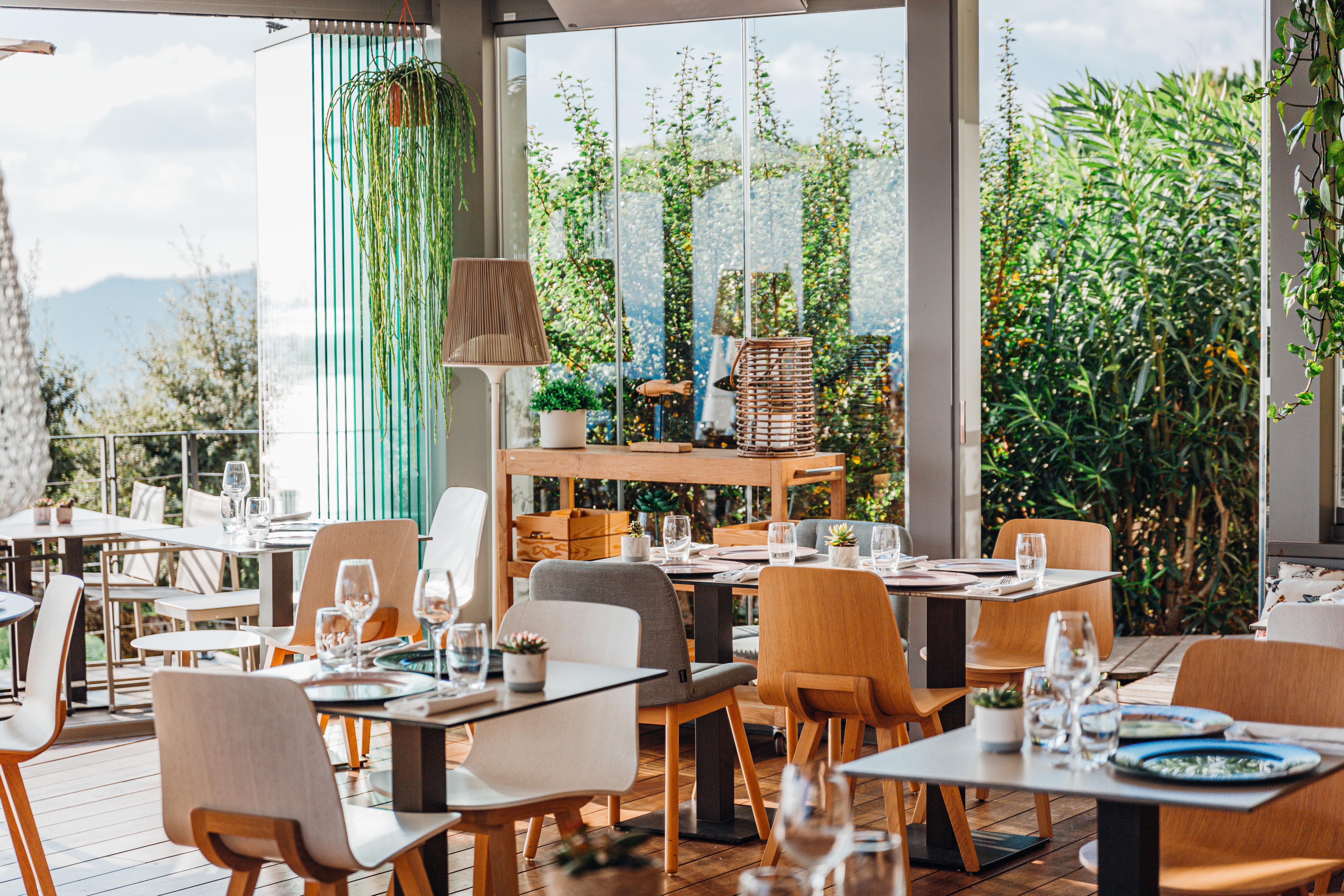 hotel lavilladouce 4etoiles rayol saint tropez vue mer cote d azur 2025 restaurant lenvol salle