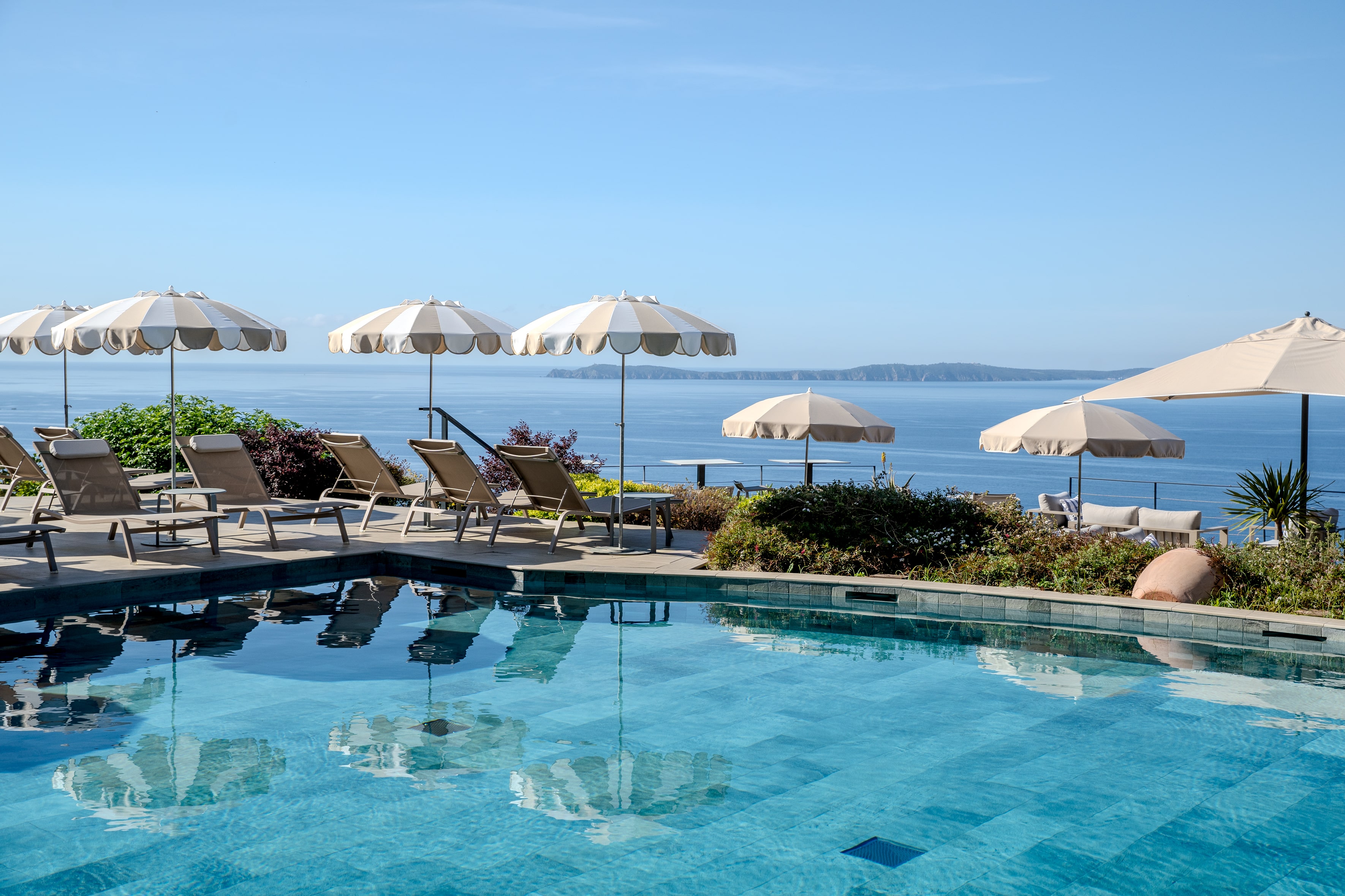 hotel lavilladouce 4etoiles restaurant lenvol rayol saint tropez vue mer cote d copie 4