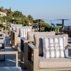 hotel lavilladouce 4etoiles restaurant lenvol rayol saint tropez vue mer cote dazur 2025 bar lounge2 250x250