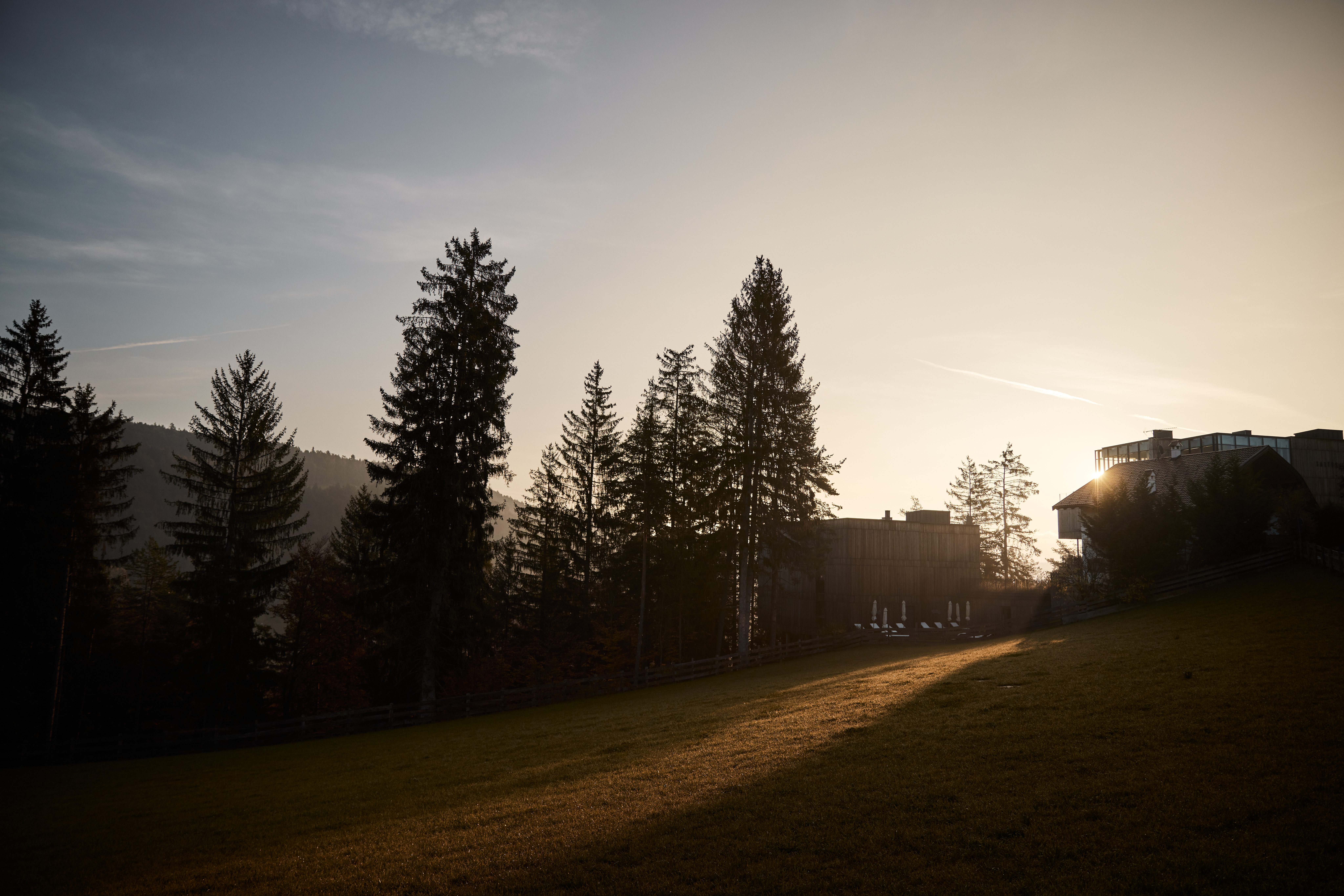 hoteloutside hr 0007