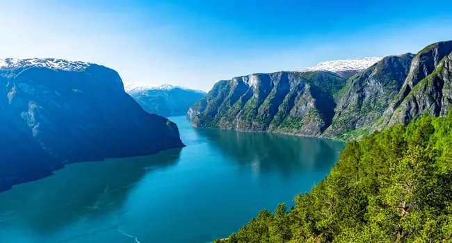 Through fjords and mountains to the heart of Norway