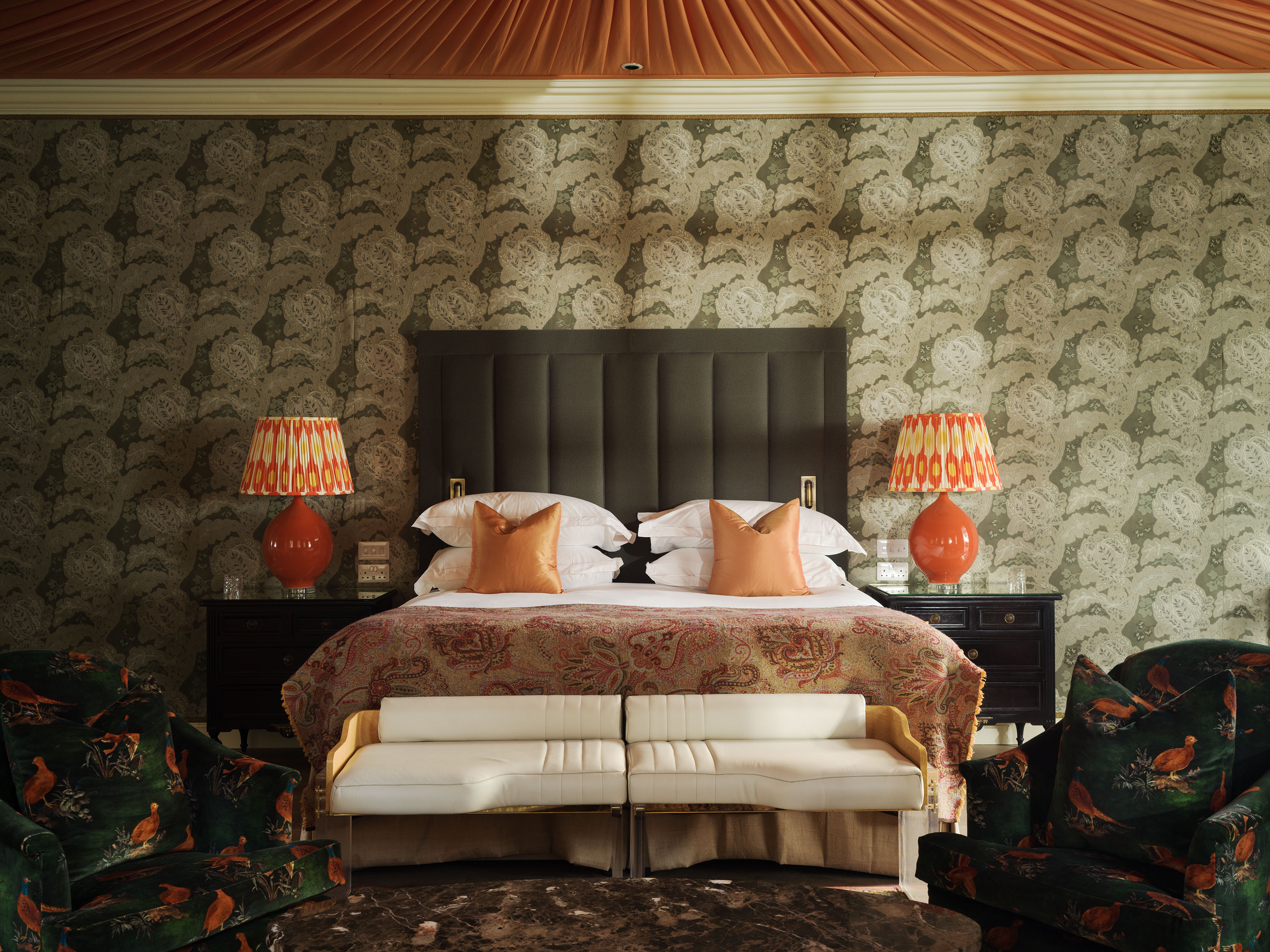 luxury hot tub suite 5